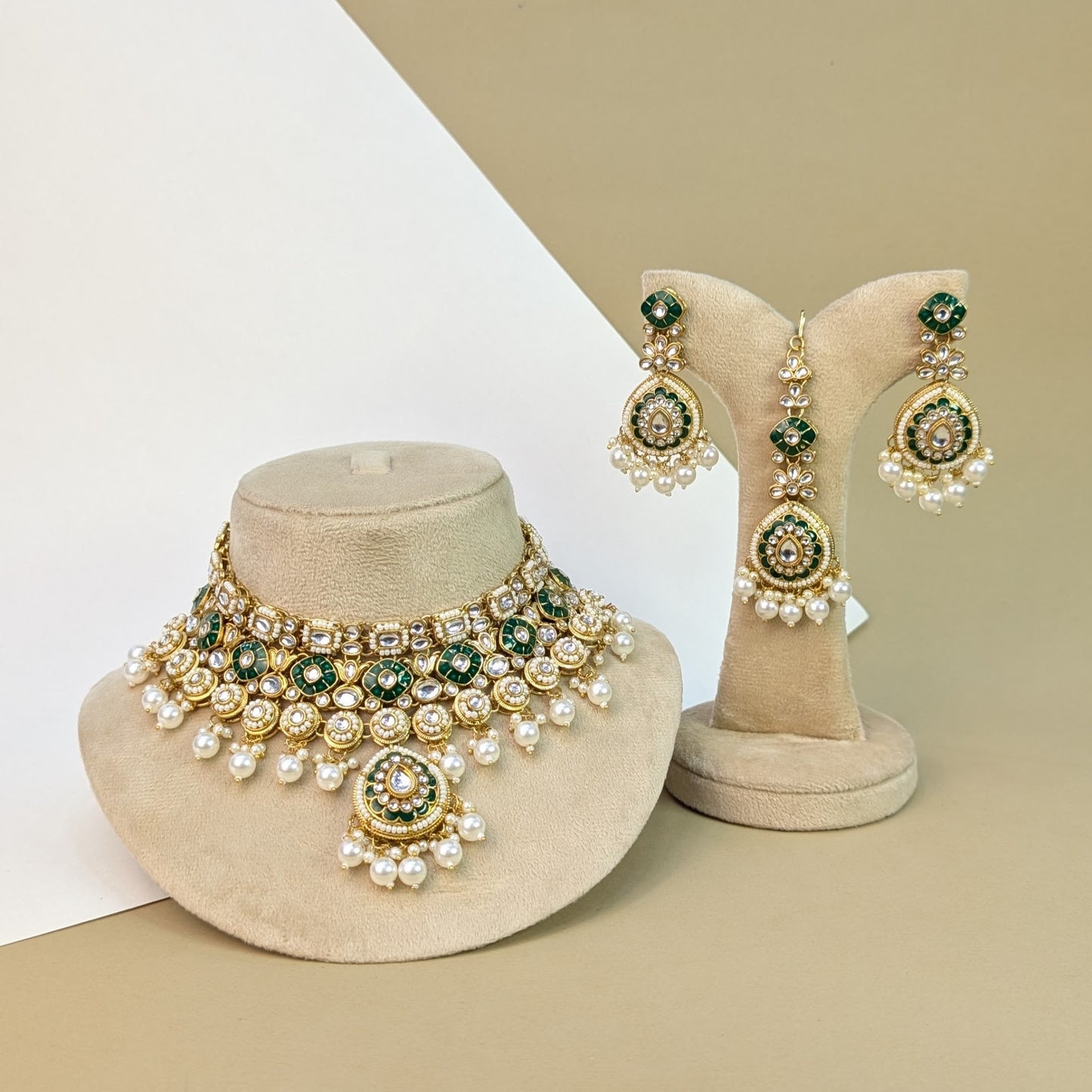 Emerald Kundan Necklace Set