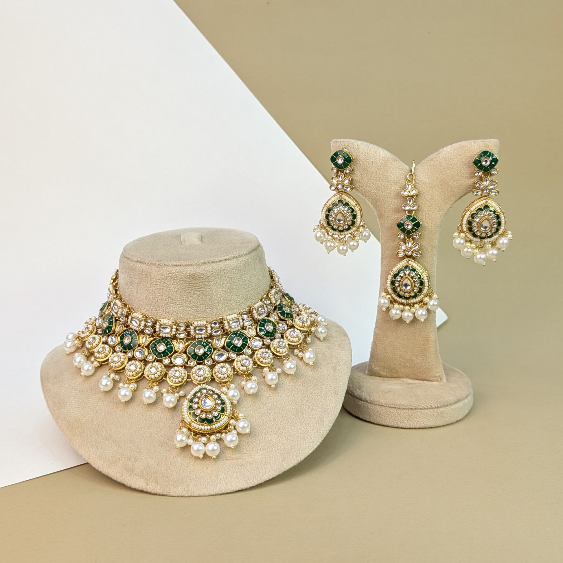 Emerald Kundan Necklace Set