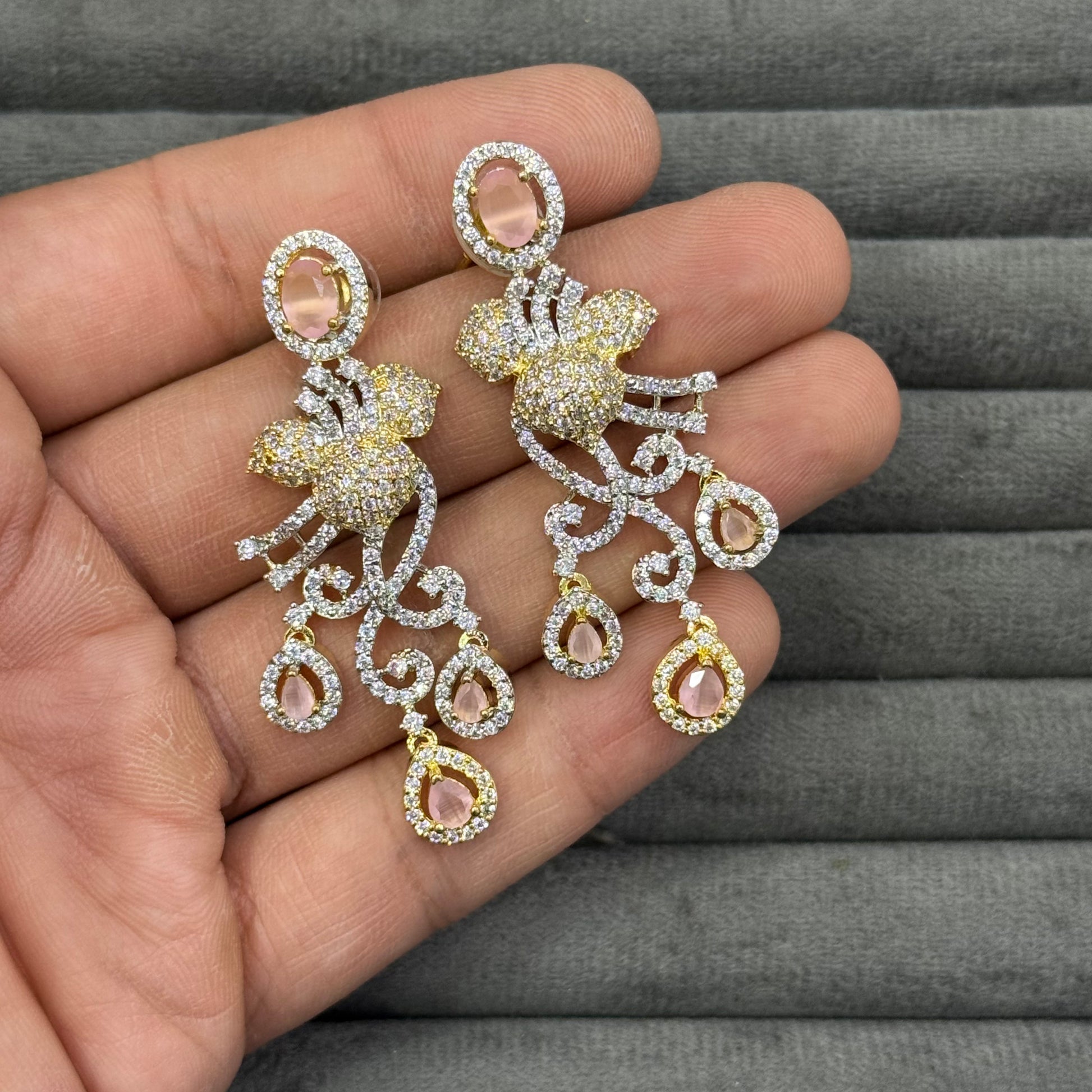 ROYAL FOUNTAIN ZIRCON EARRINGS