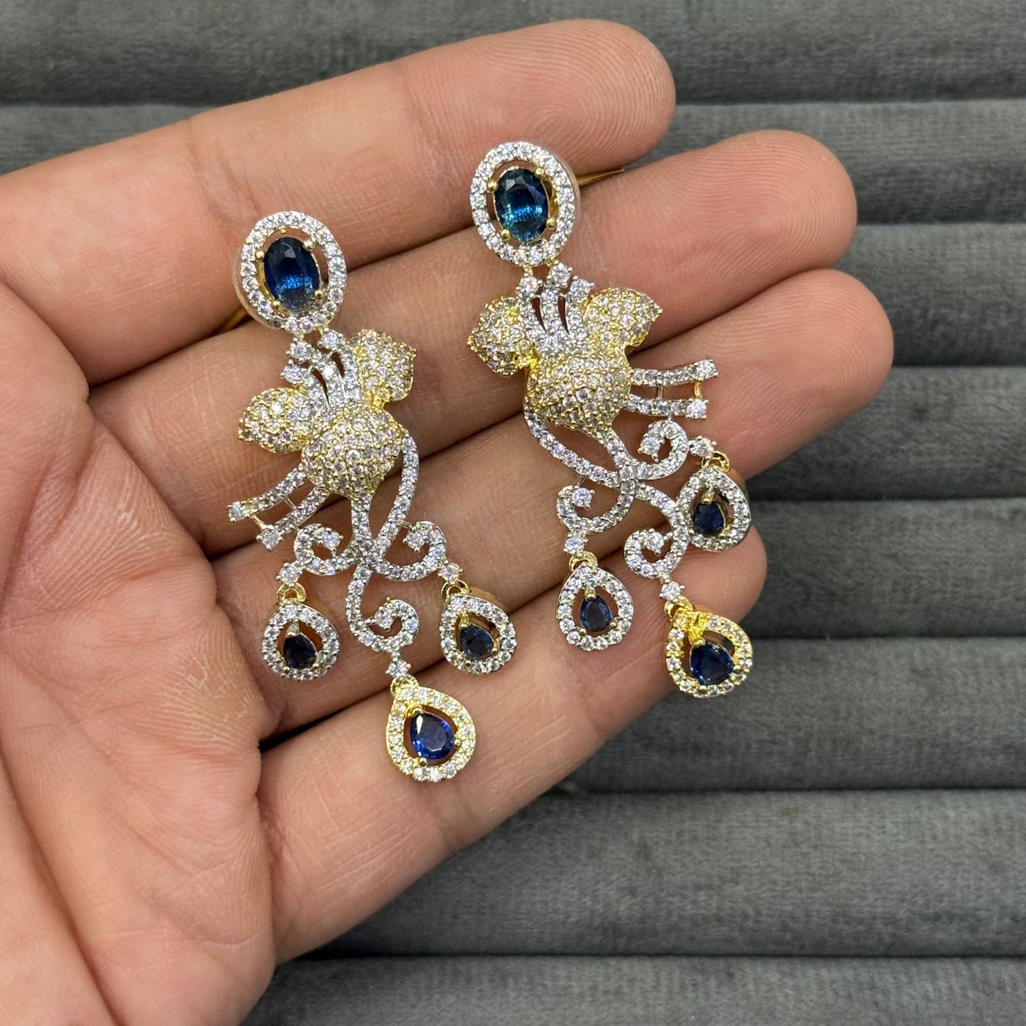 ROYAL FOUNTAIN ZIRCON EARRINGS