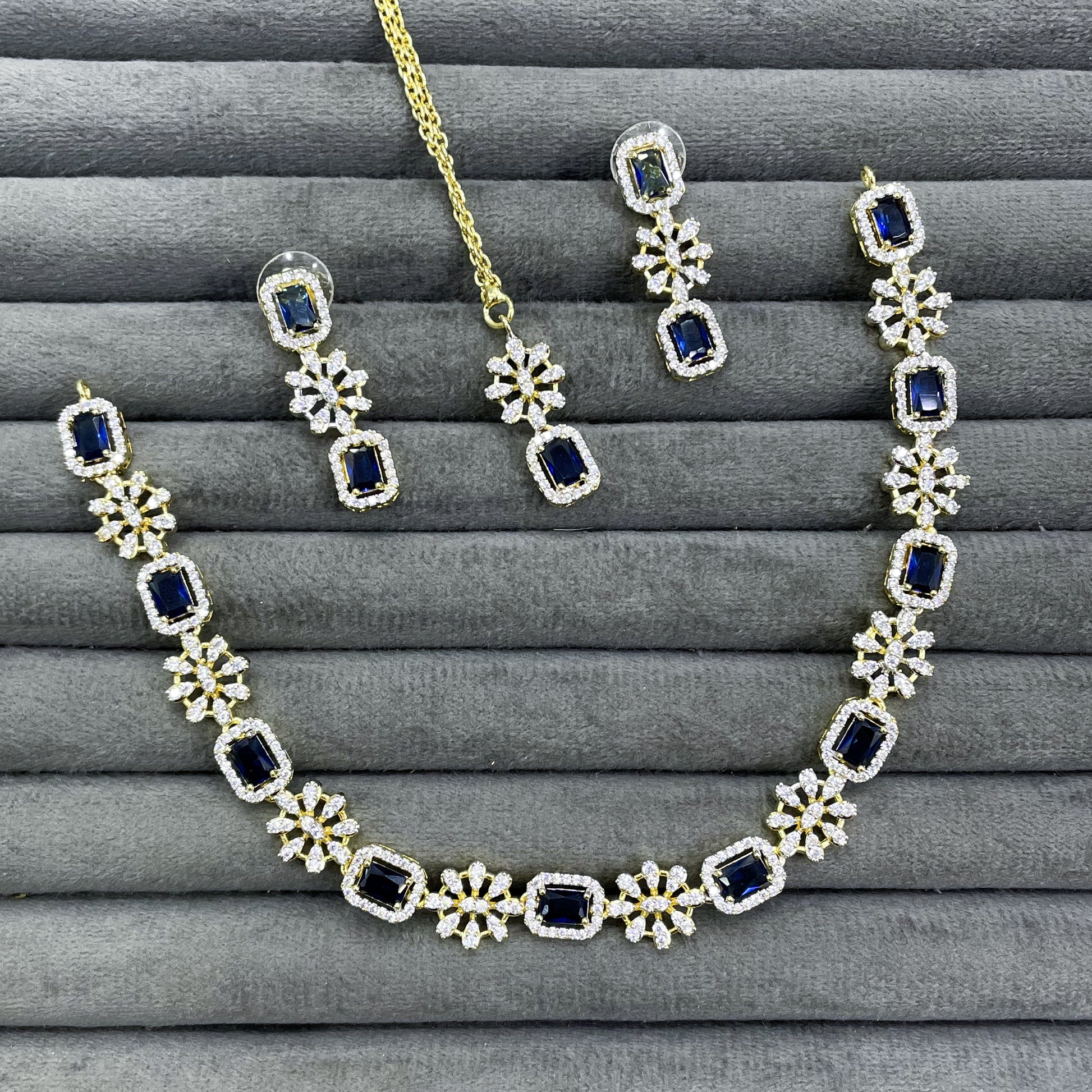 ROYAL CLUSTER NECKLACE SET