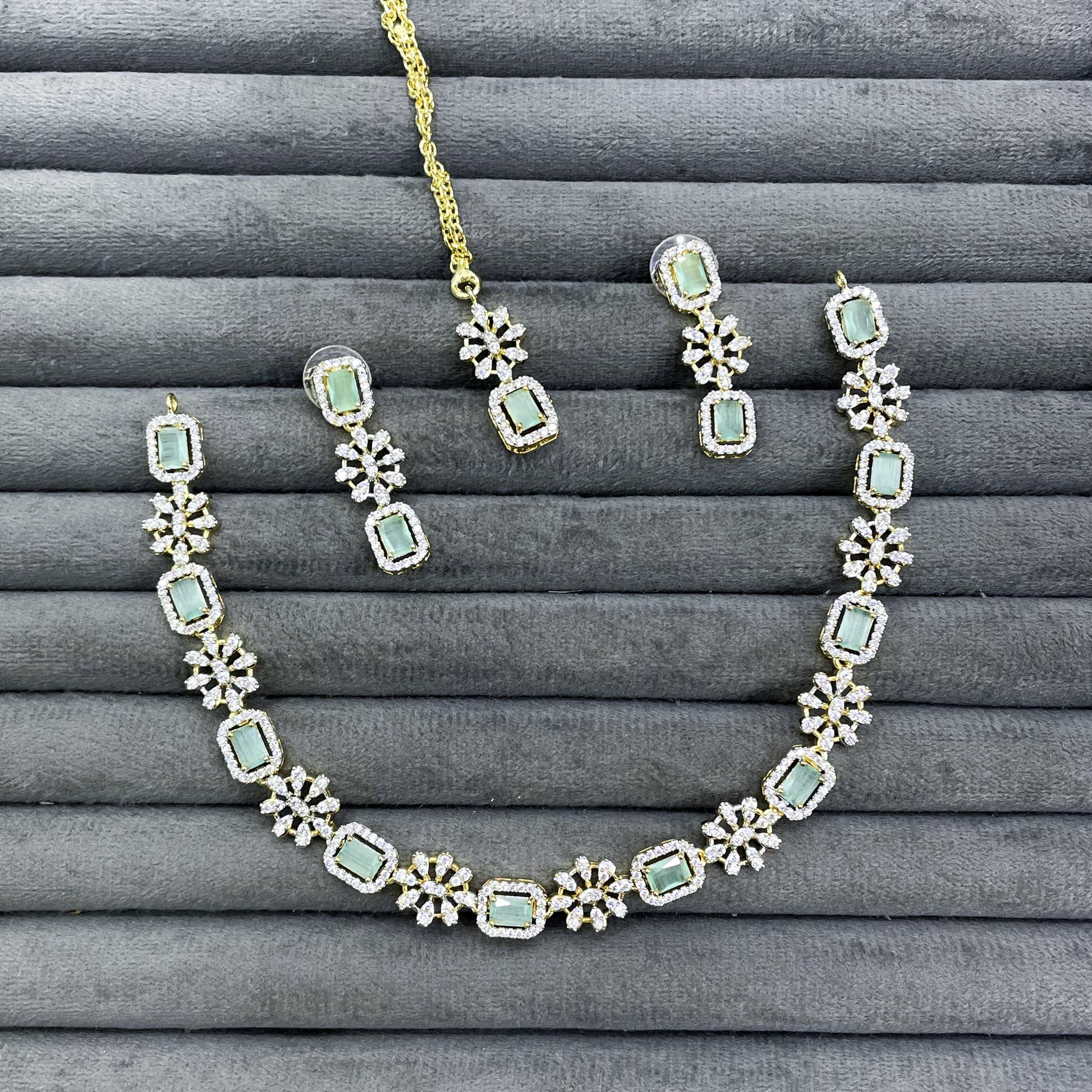 ROYAL CLUSTER NECKLACE SET