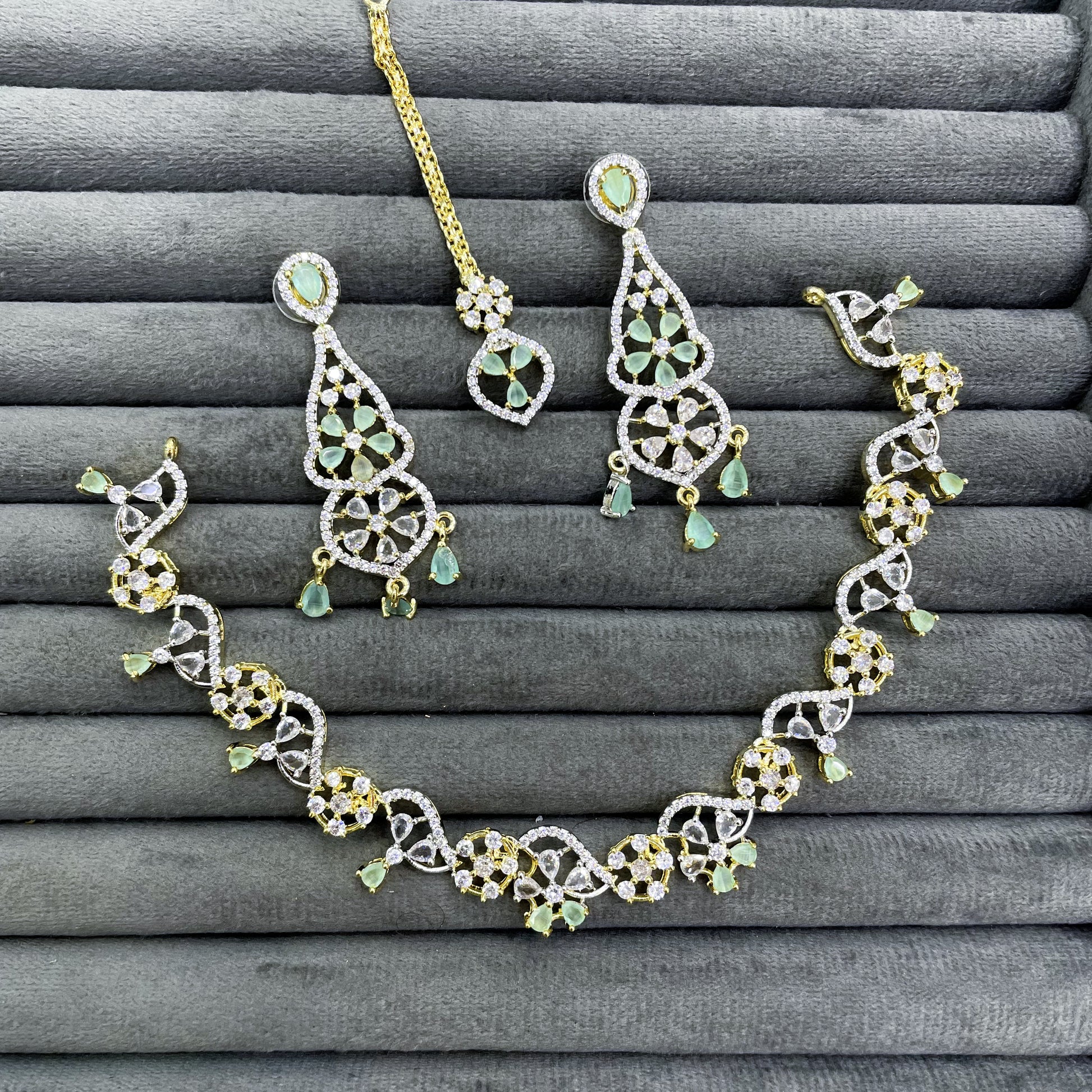 RENAISSANCE FAN NECKLACE SET