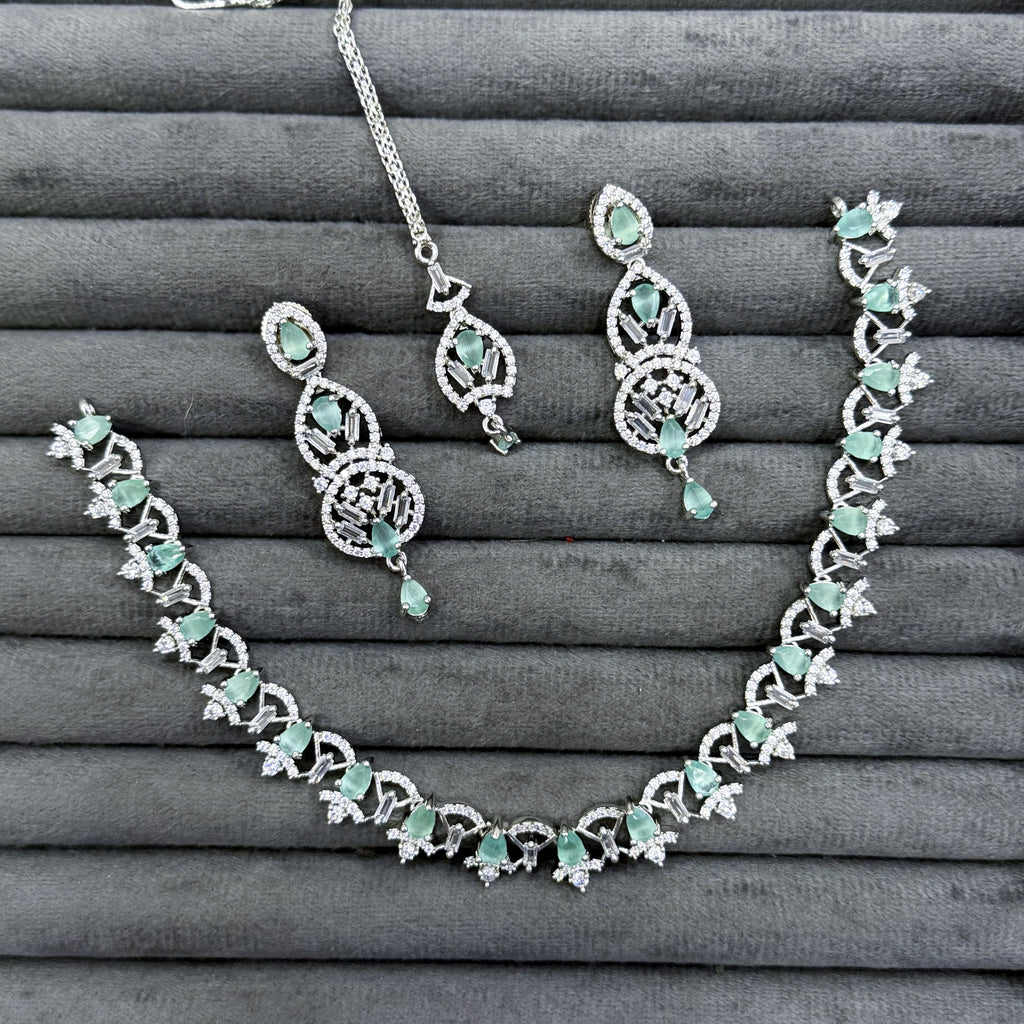GALA WREATH NECKLACE SET