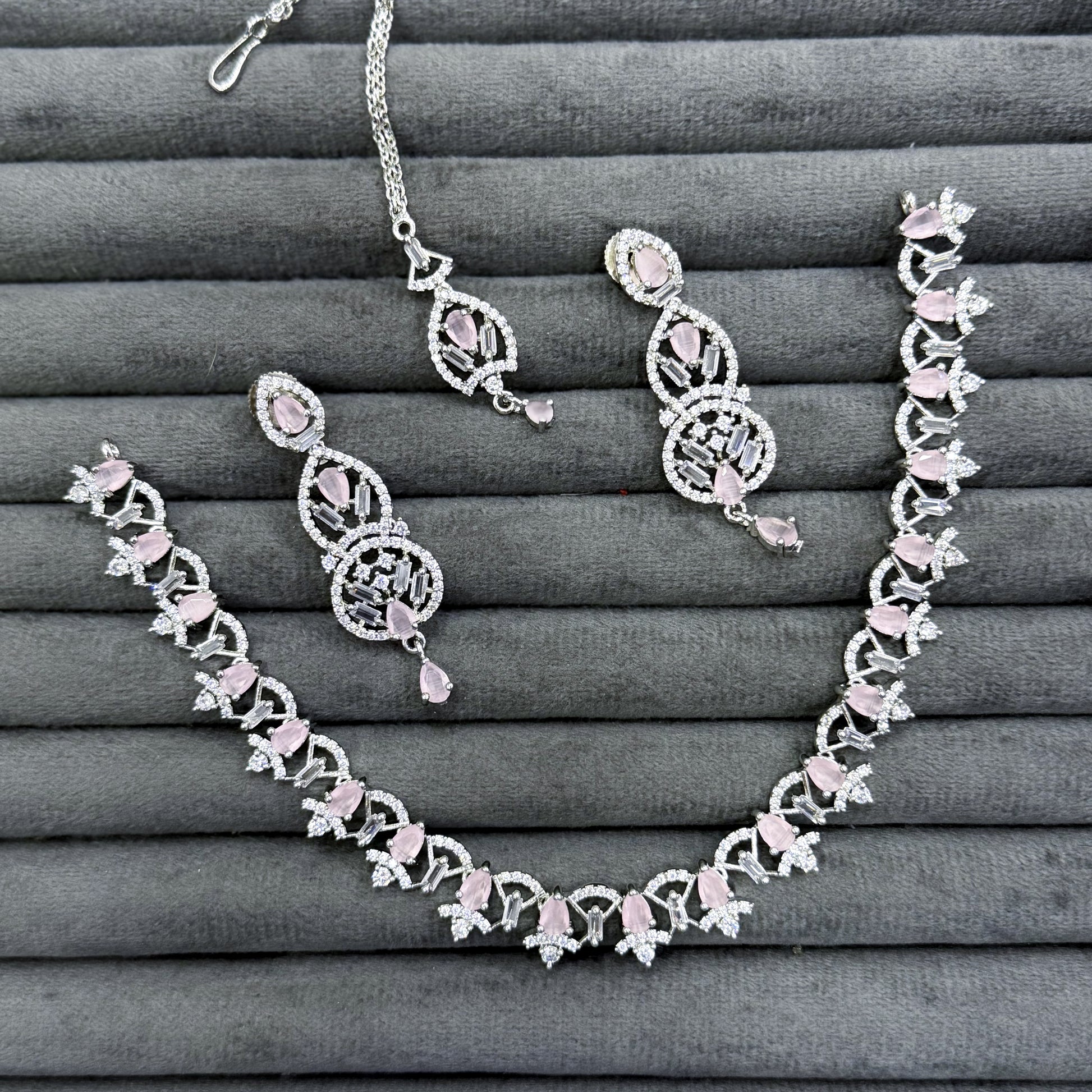 GALA WREATH NECKLACE SET