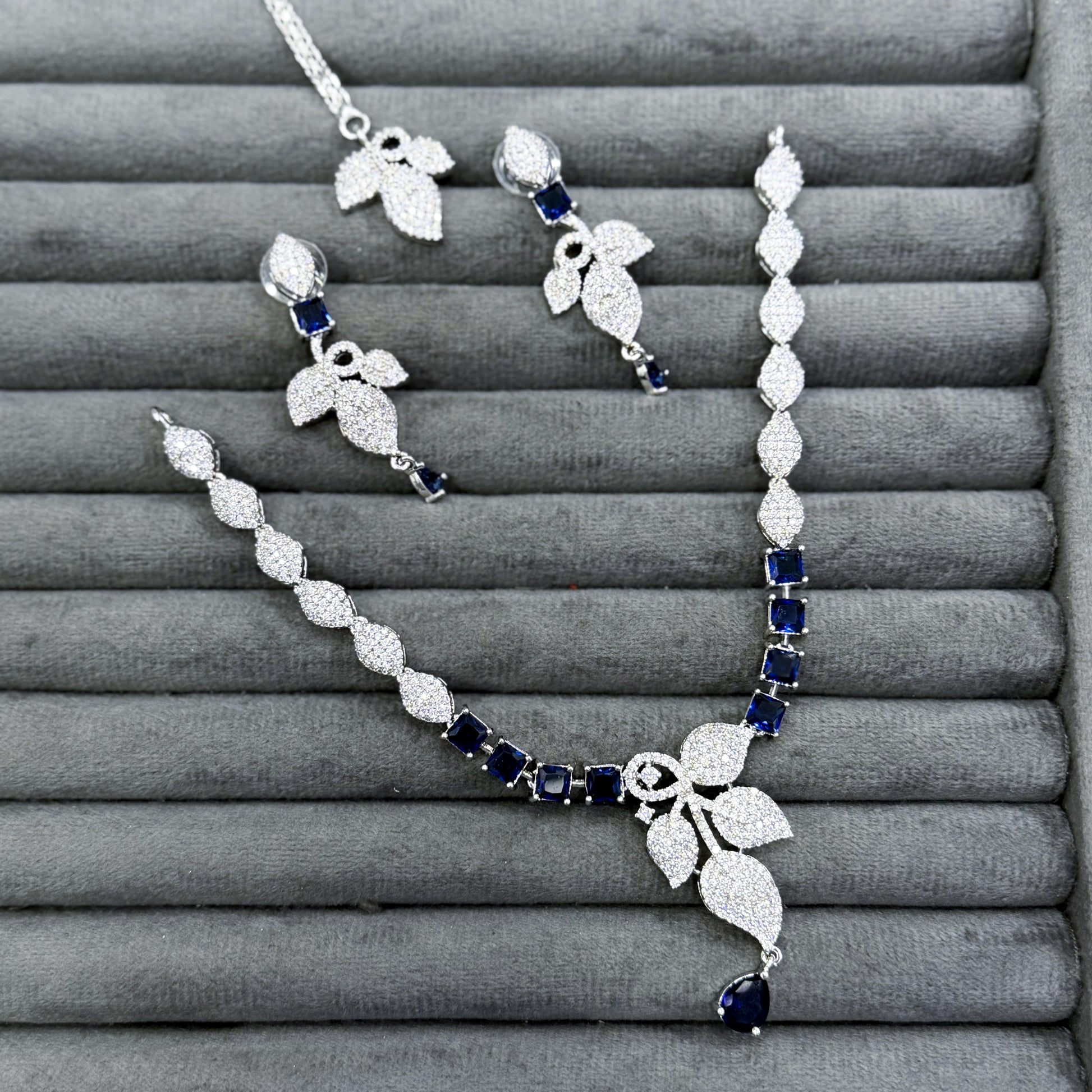SAPPHIRE LACE NECKLACE SET