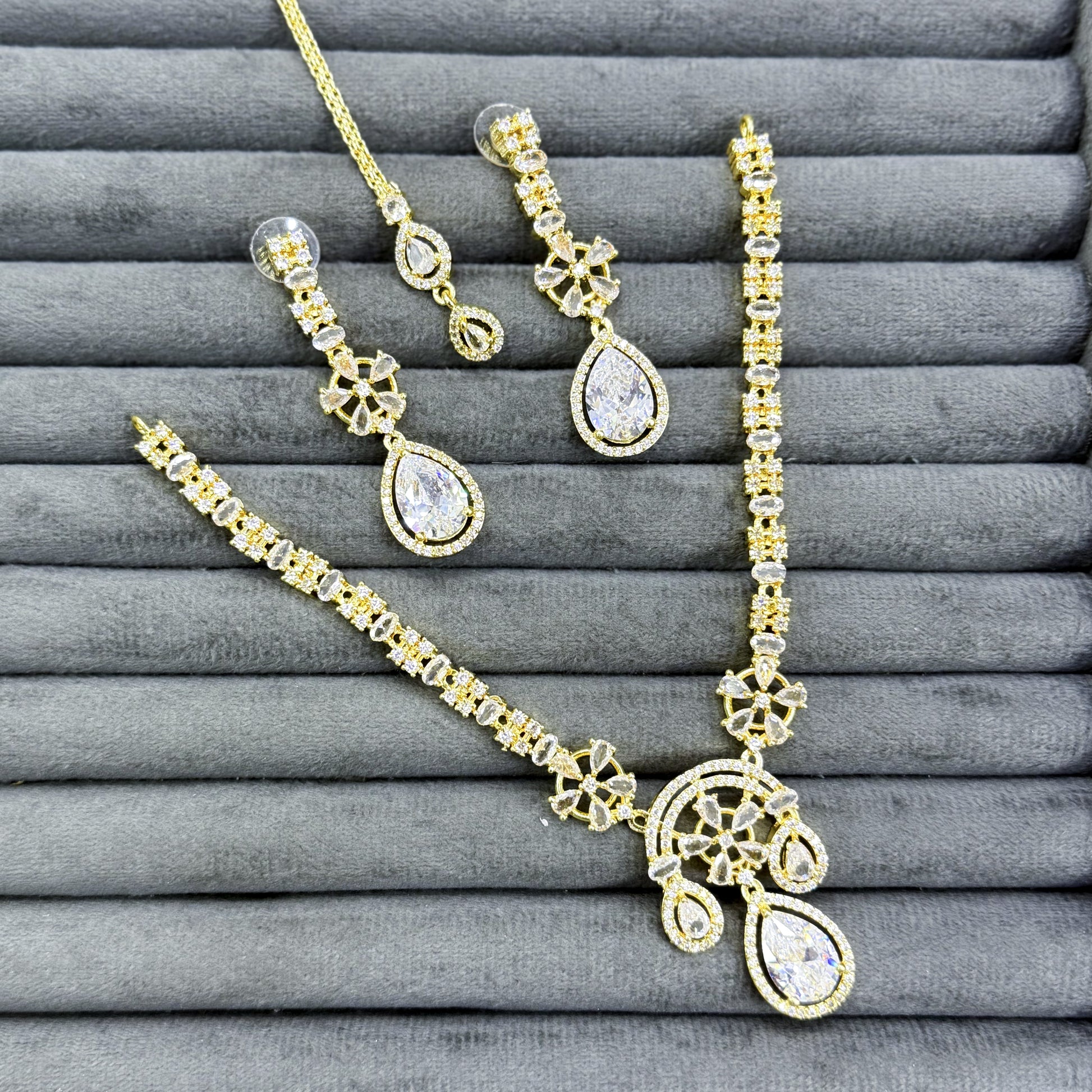 CELESTIAL BLOOM NECKLACE SET