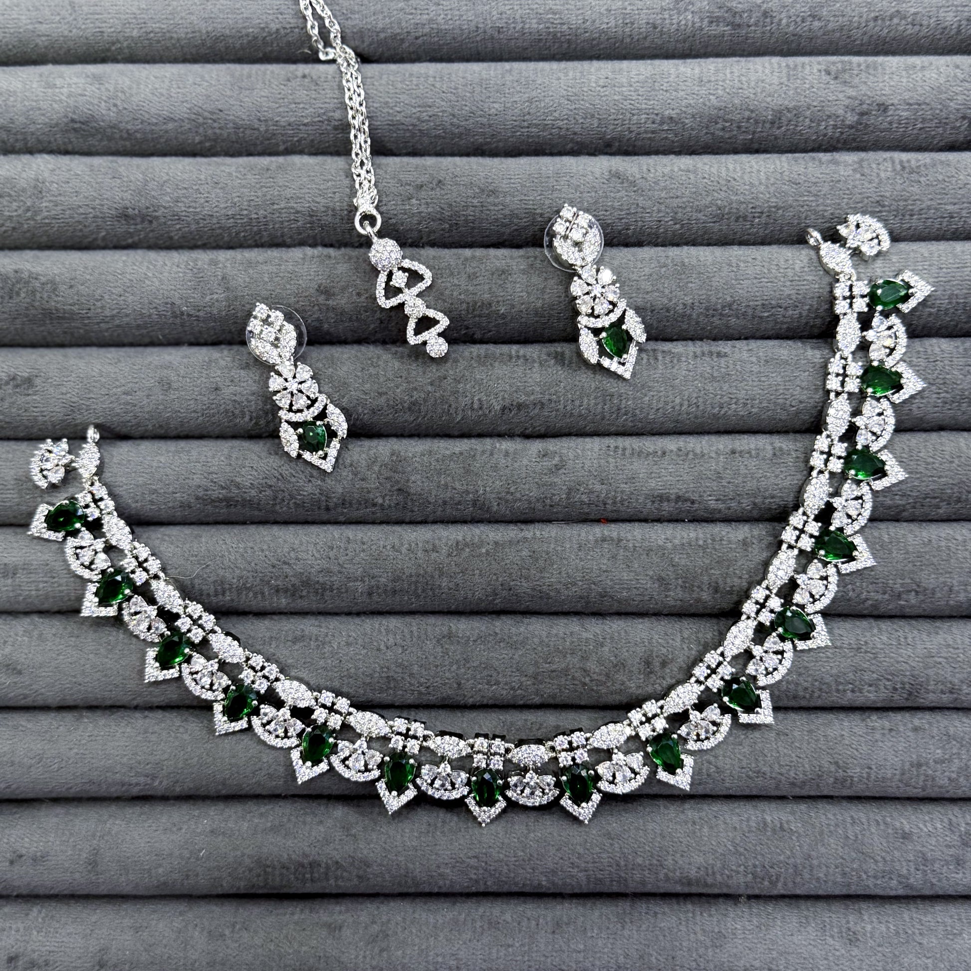 REGAL CROWN NECKLACE SET