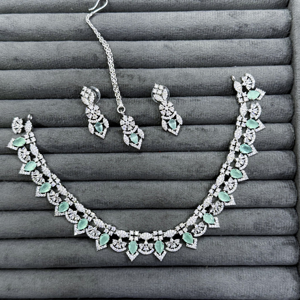 REGAL CROWN NECKLACE SET