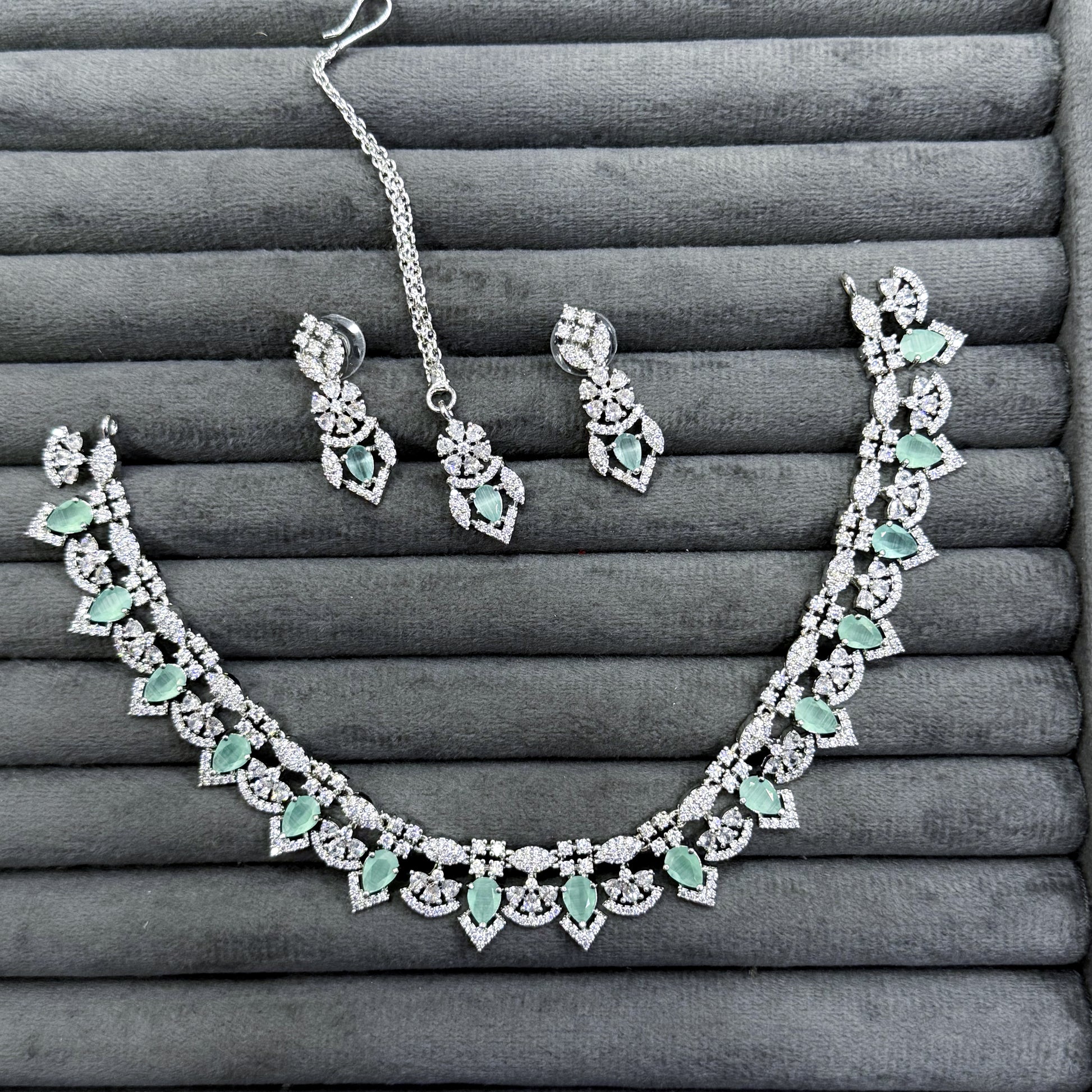 REGAL CROWN NECKLACE SET