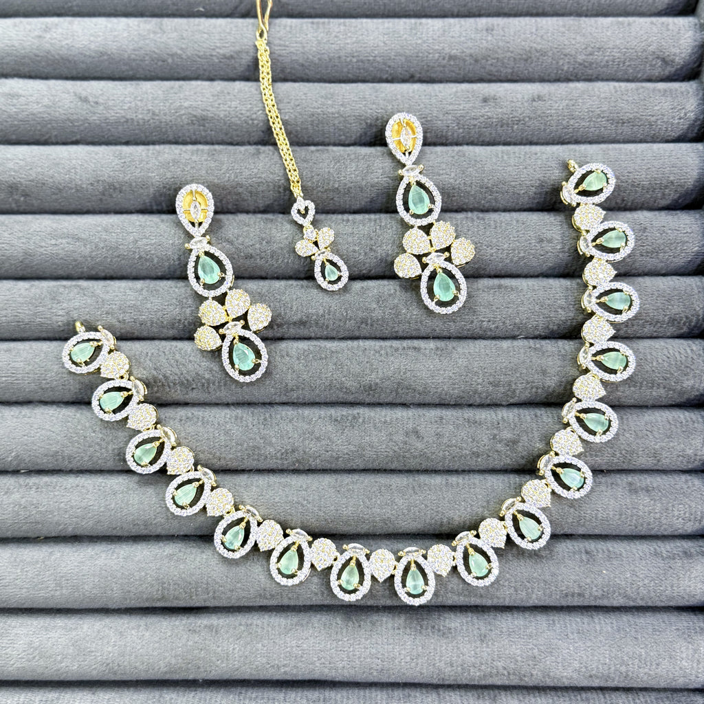LUMINAR TEAR NECKLACE SET