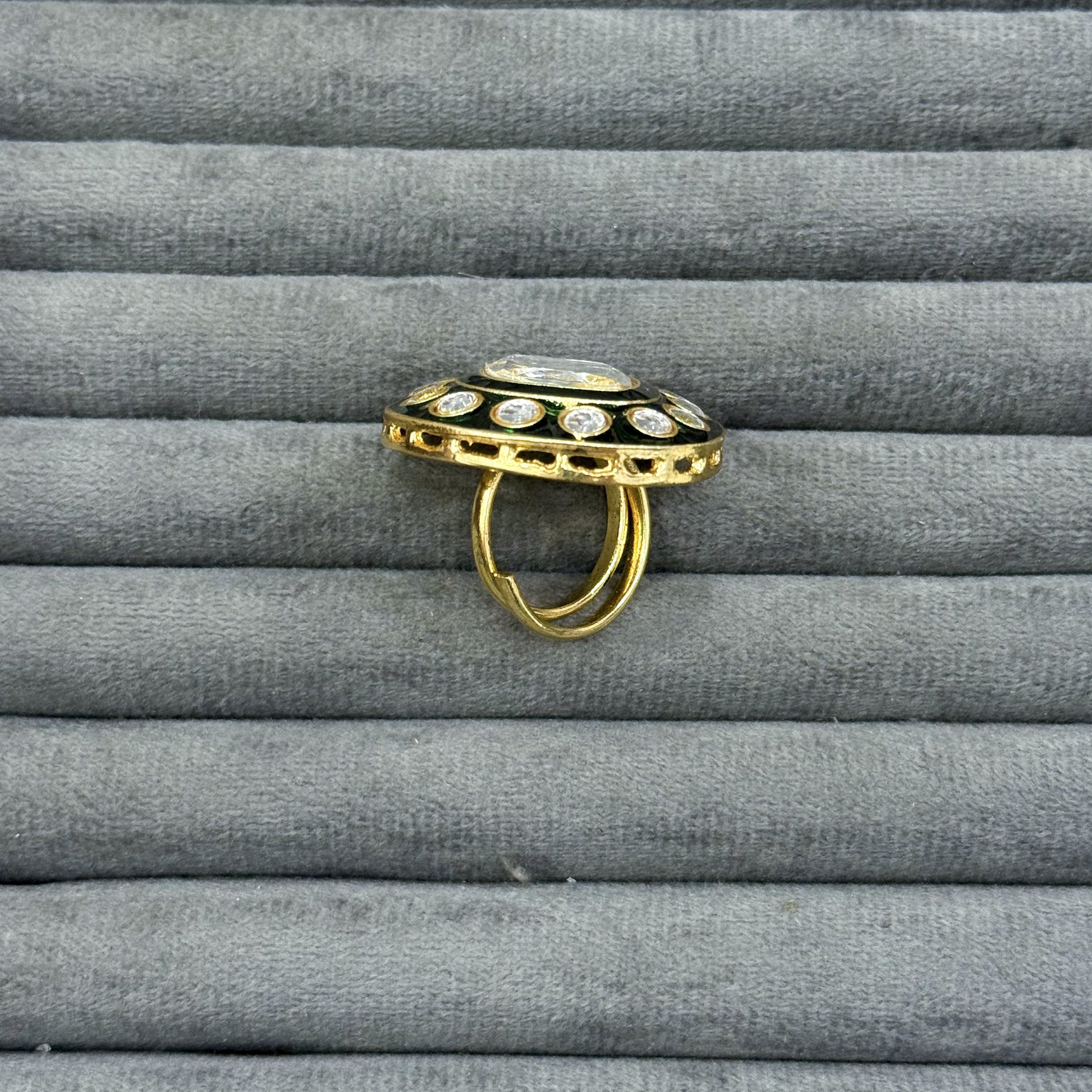 EMERALD RADIUS KUNDAN RINGS