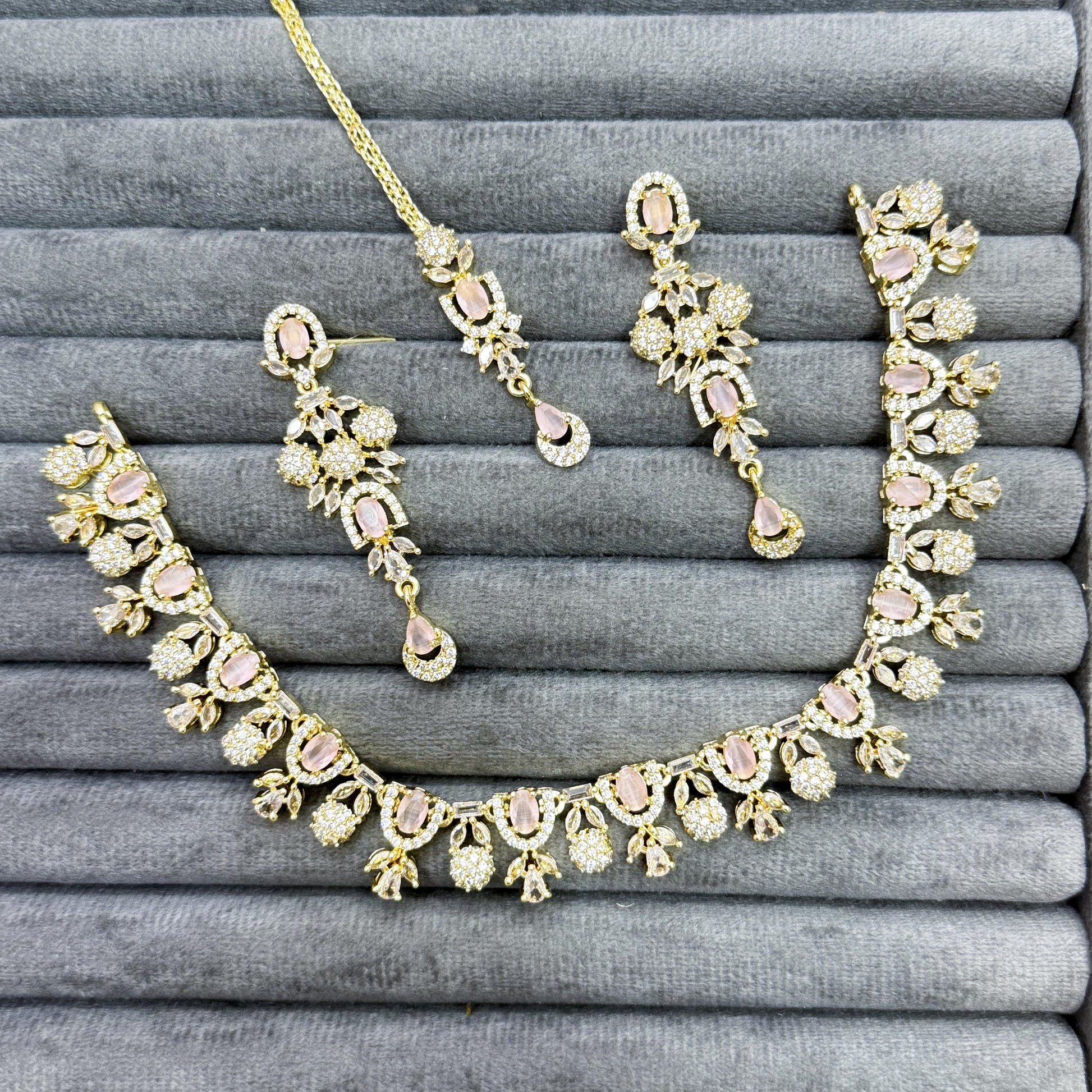 IMPERIAL FLORA NECKLACE SET