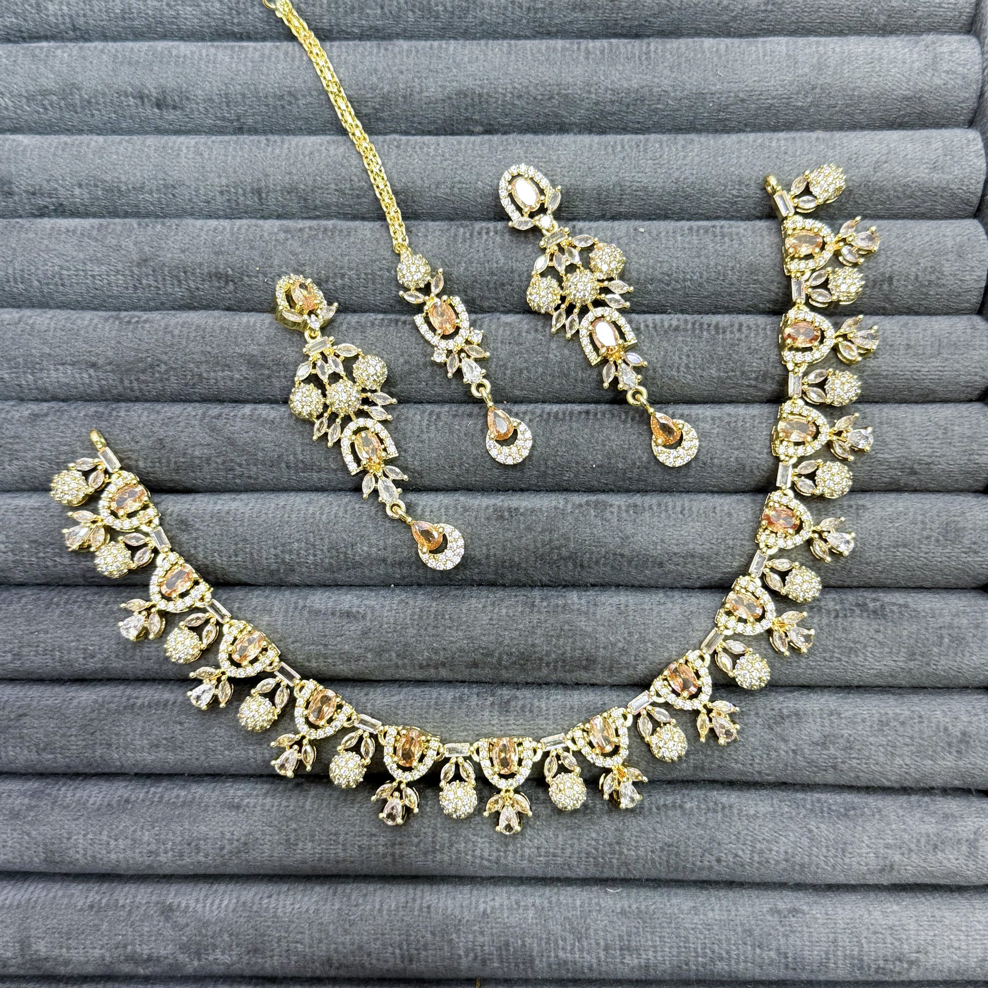 IMPERIAL FLORA NECKLACE SET