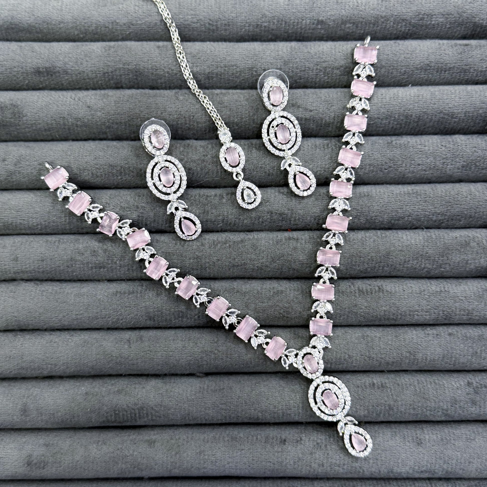 REGAL BRILLIANCE NECKLACE SET