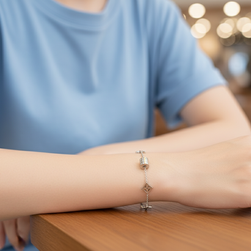 Clover Barrel Bracelet