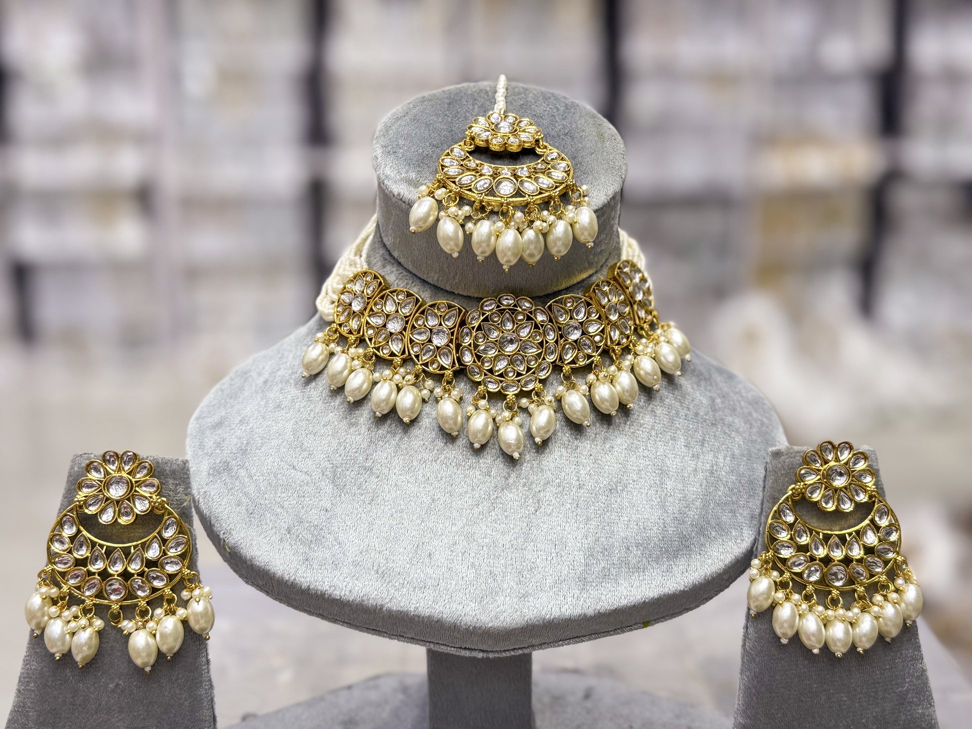 MAJESTIC FLOWER NECKLACE SET