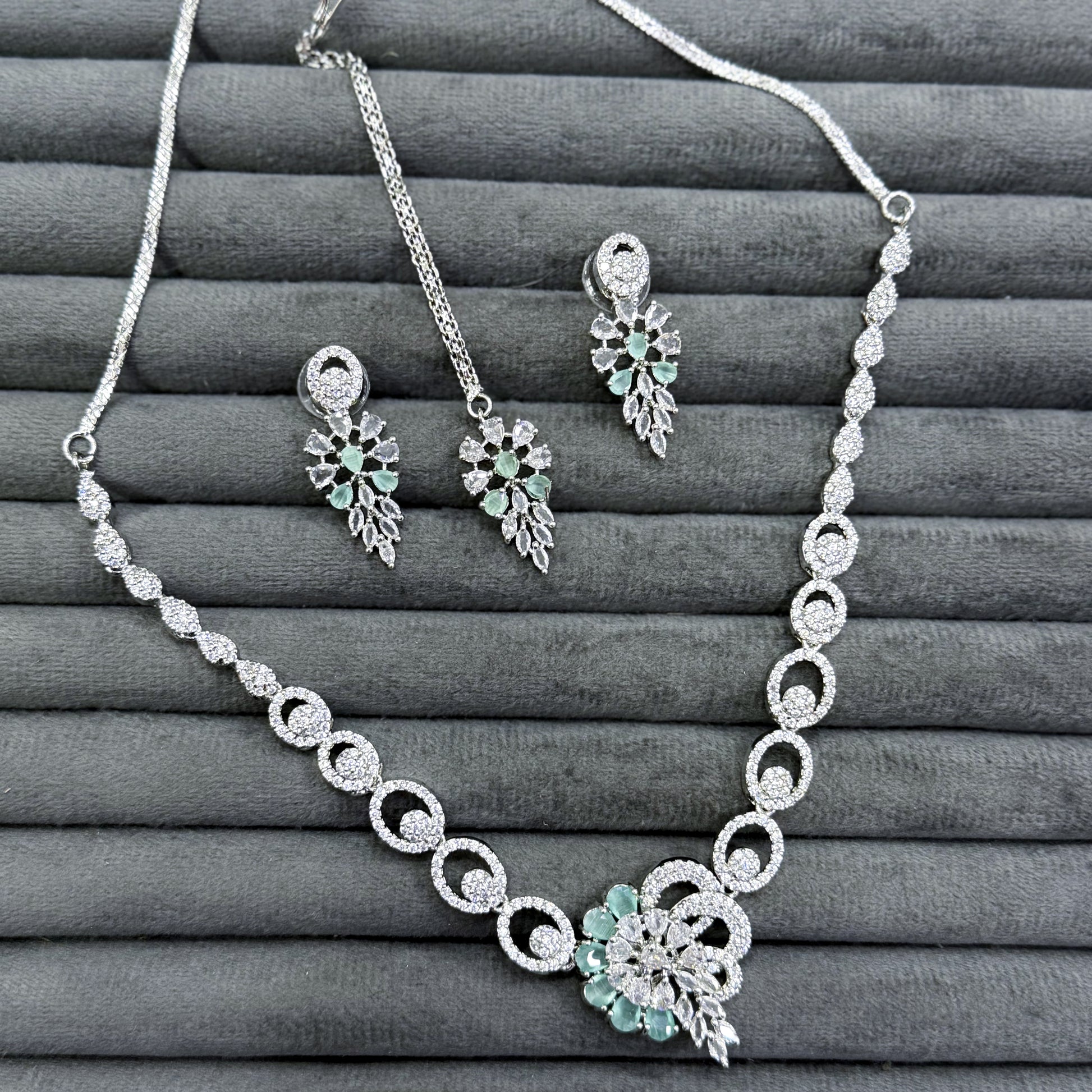 DIAMOND PETAL NECKLACE SET