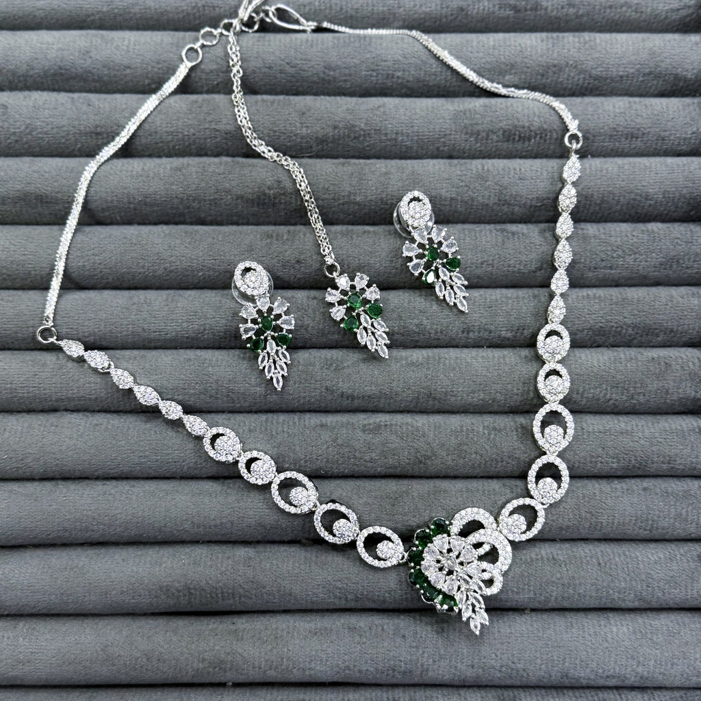 DIAMOND PETAL NECKLACE SET