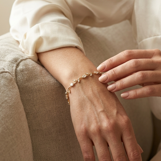 Tulip Bracelet – Crystal White (Gold)