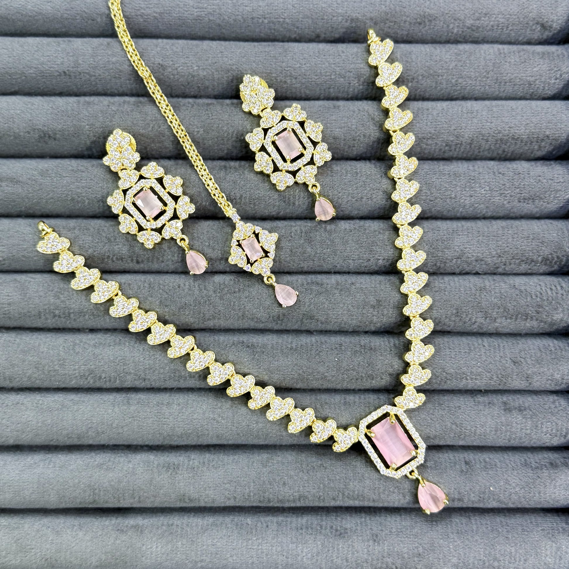 QUEEN'S HEART NECKLACE SET