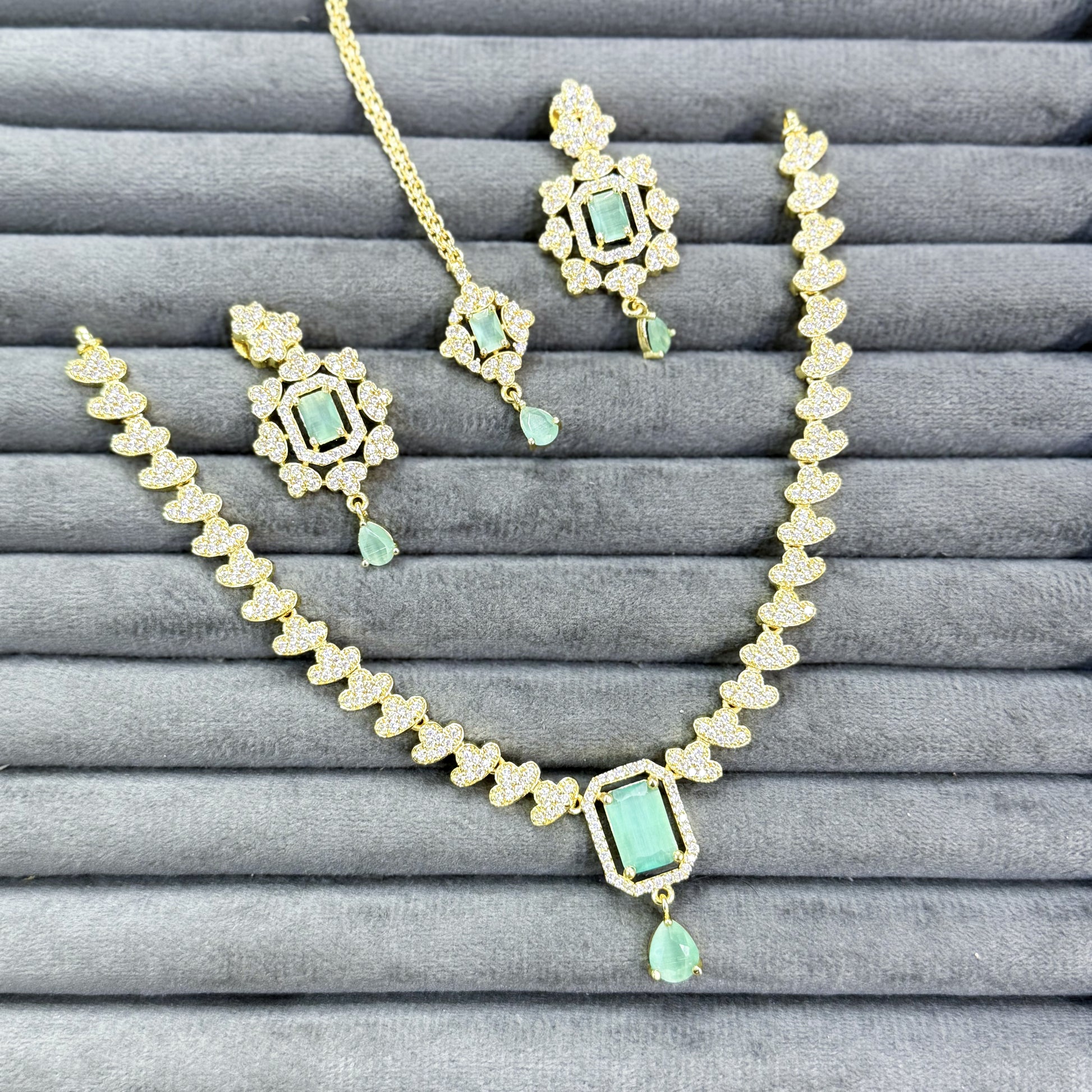 QUEEN'S HEART NECKLACE SET