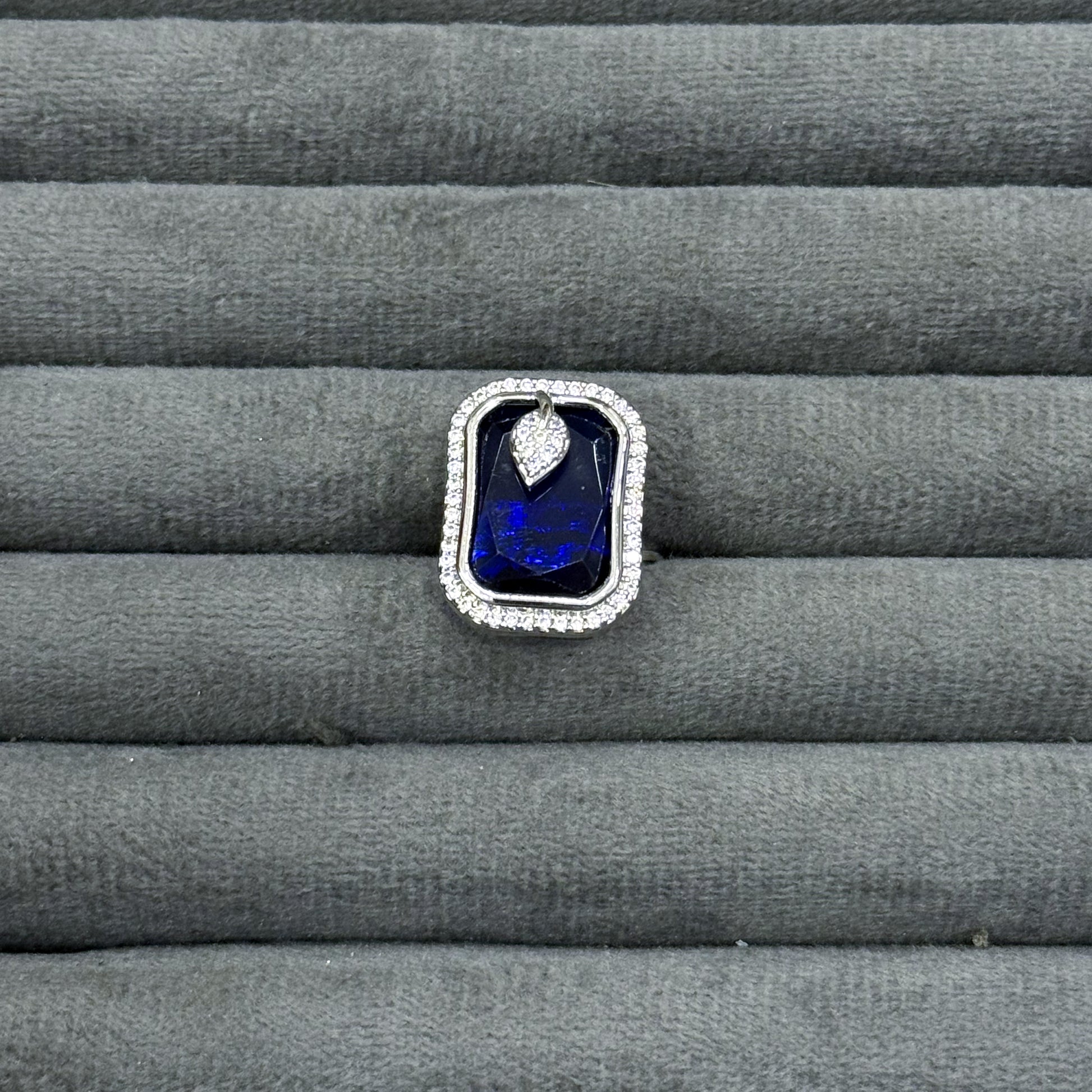 VENETIAN HEART PENDANTS