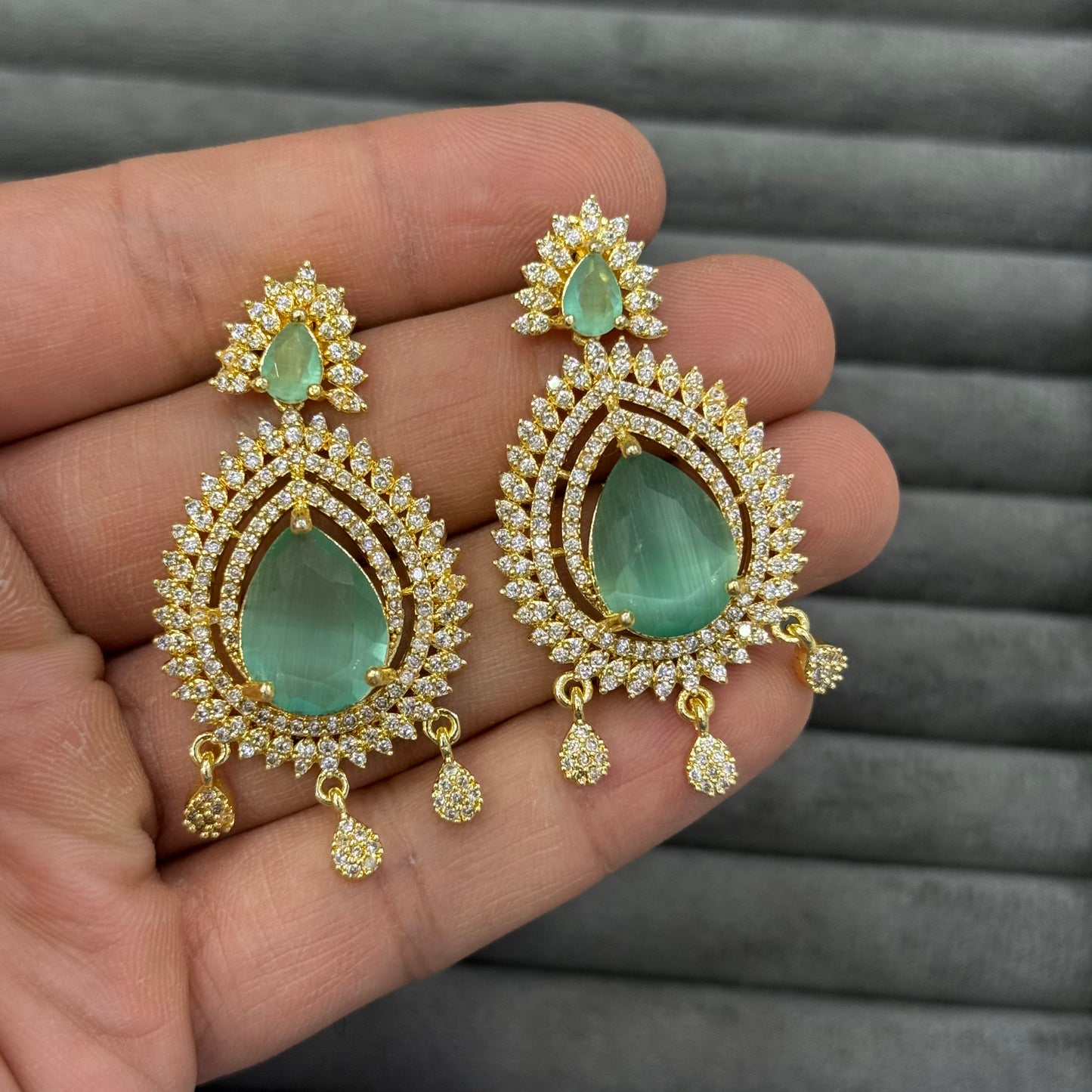 ROYAL HALO ZIRCON EARRINGS