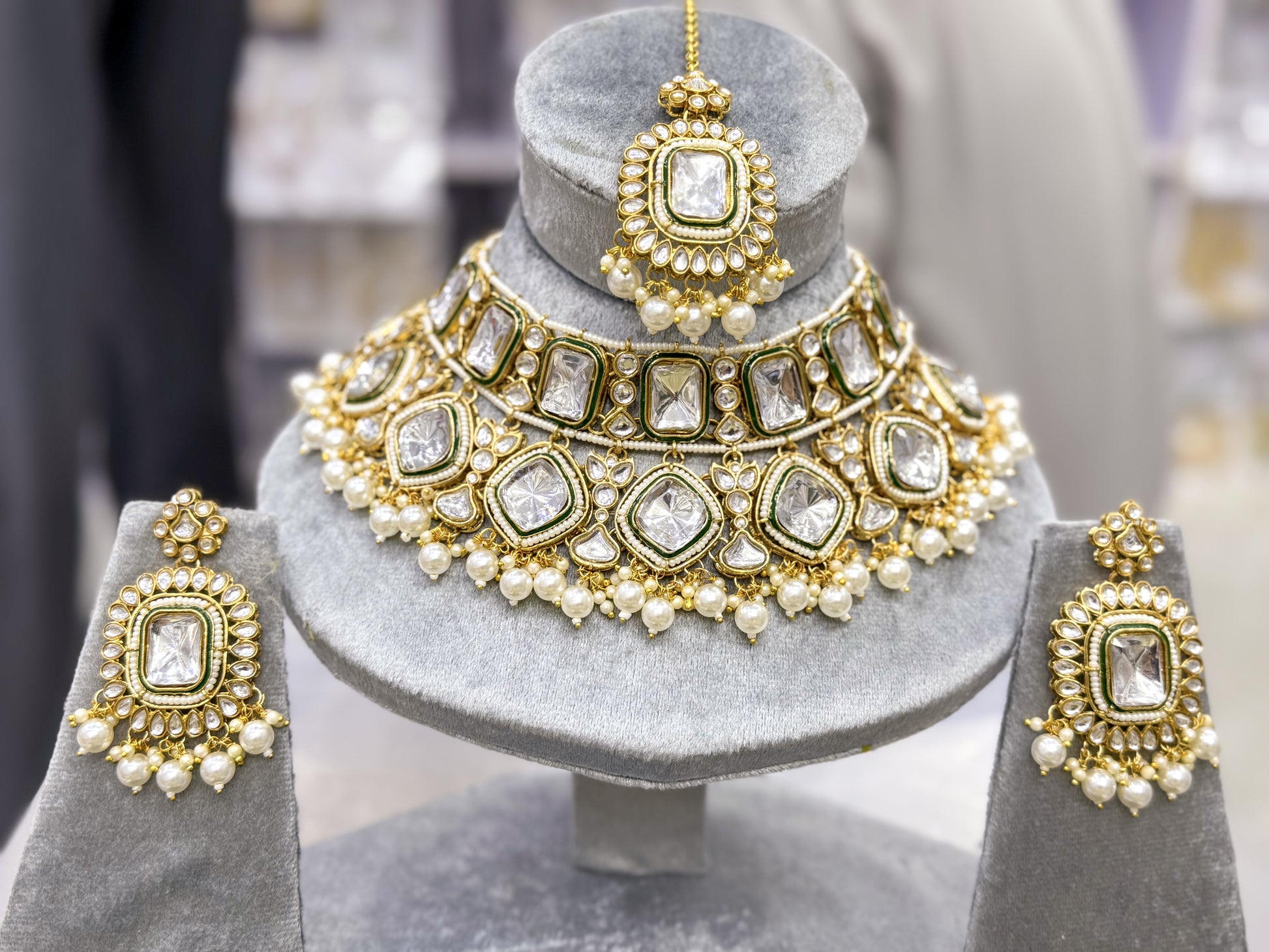 IMPERIA GEOMETRIC KUNDAN NECKLACE SET