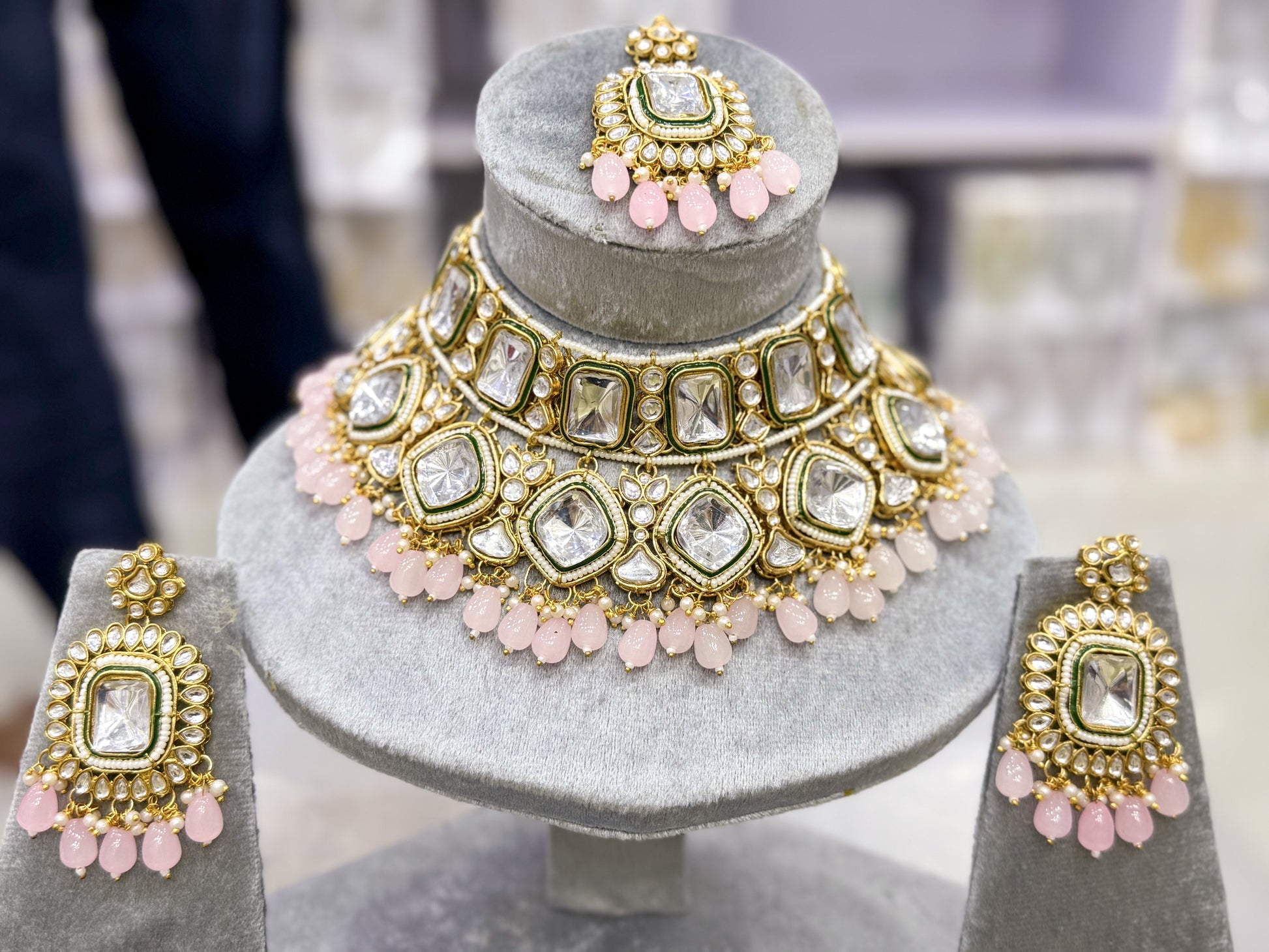 IMPERIA GEOMETRIC KUNDAN NECKLACE SET