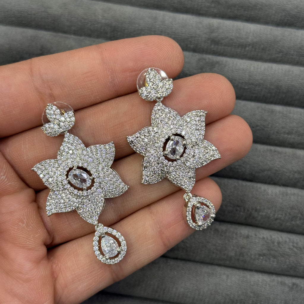 STELLAR BLOOM ZIRCON EARRINGS