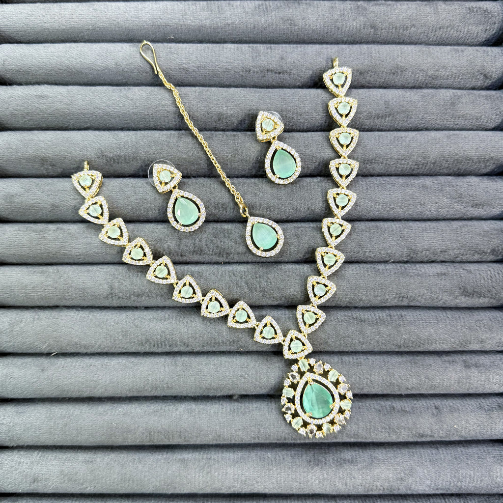 TRIANGLE MAJESTY NECKLACE SET