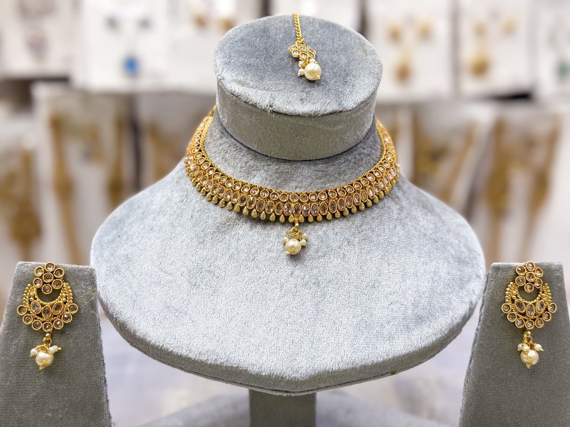 ROYAL AURORA NECKLACE SET