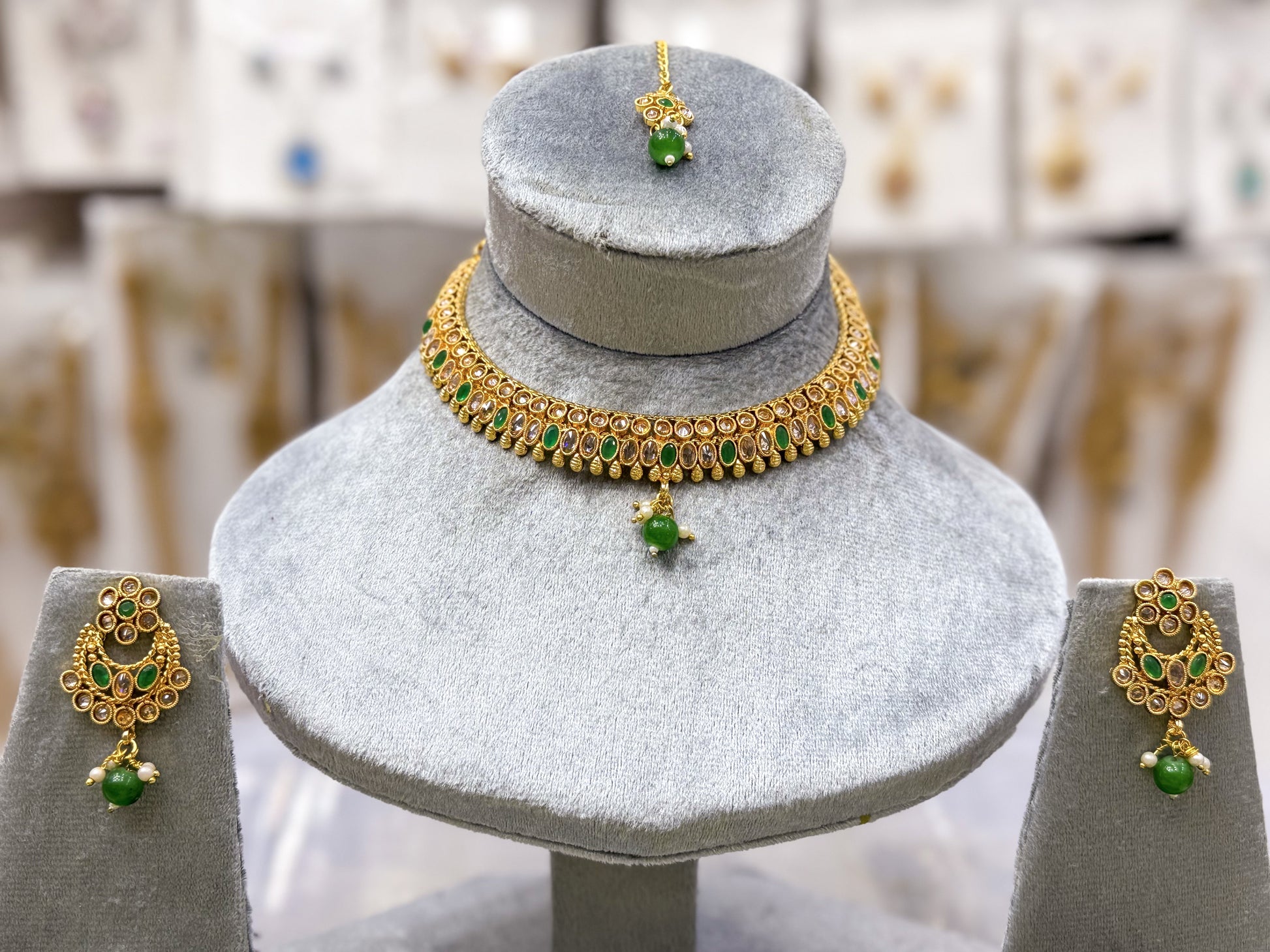 ROYAL AURORA NECKLACE SET