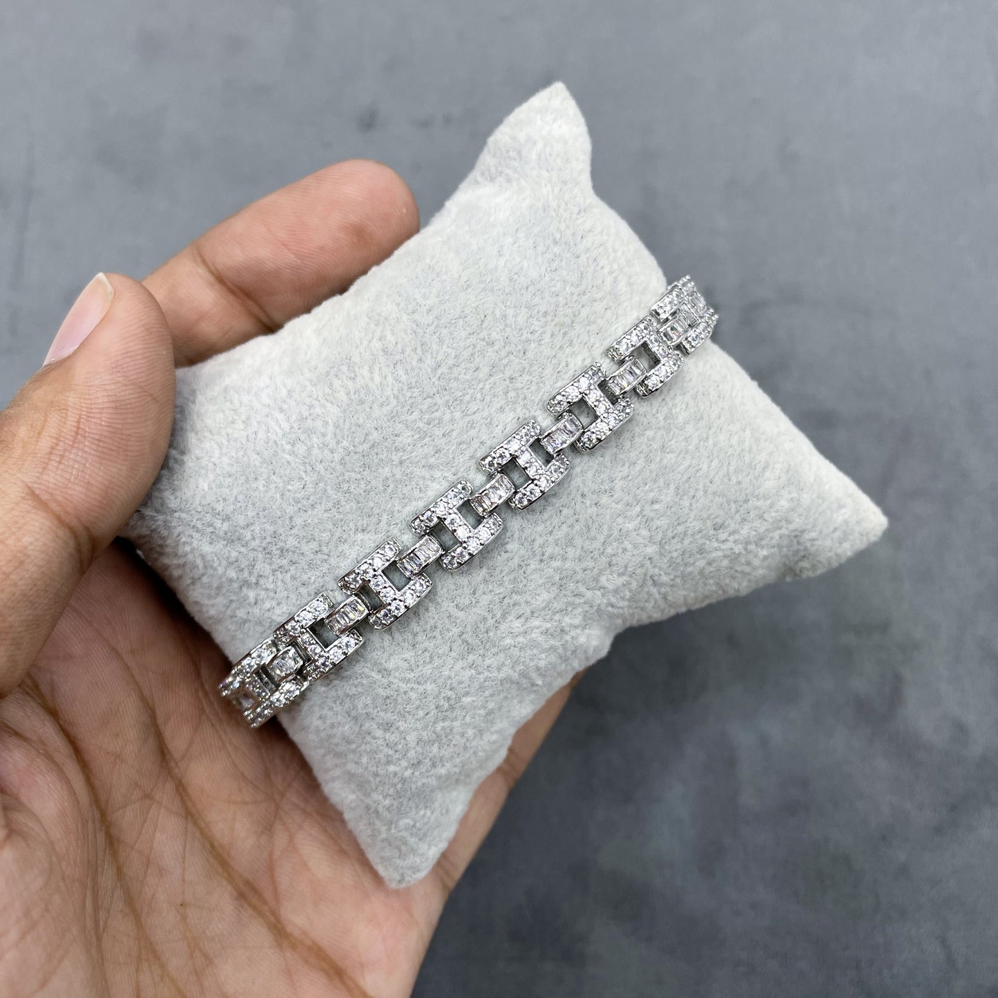 MODERNO-BAGUETTE-ZIRCON-BRACELET