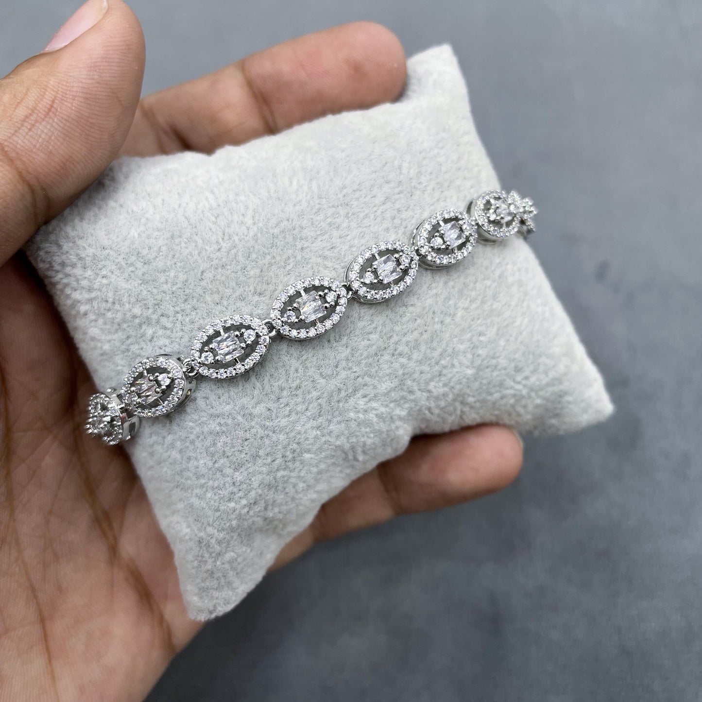 ETHEREAL-HALO-SILVER-ZIRCON-BRACELET