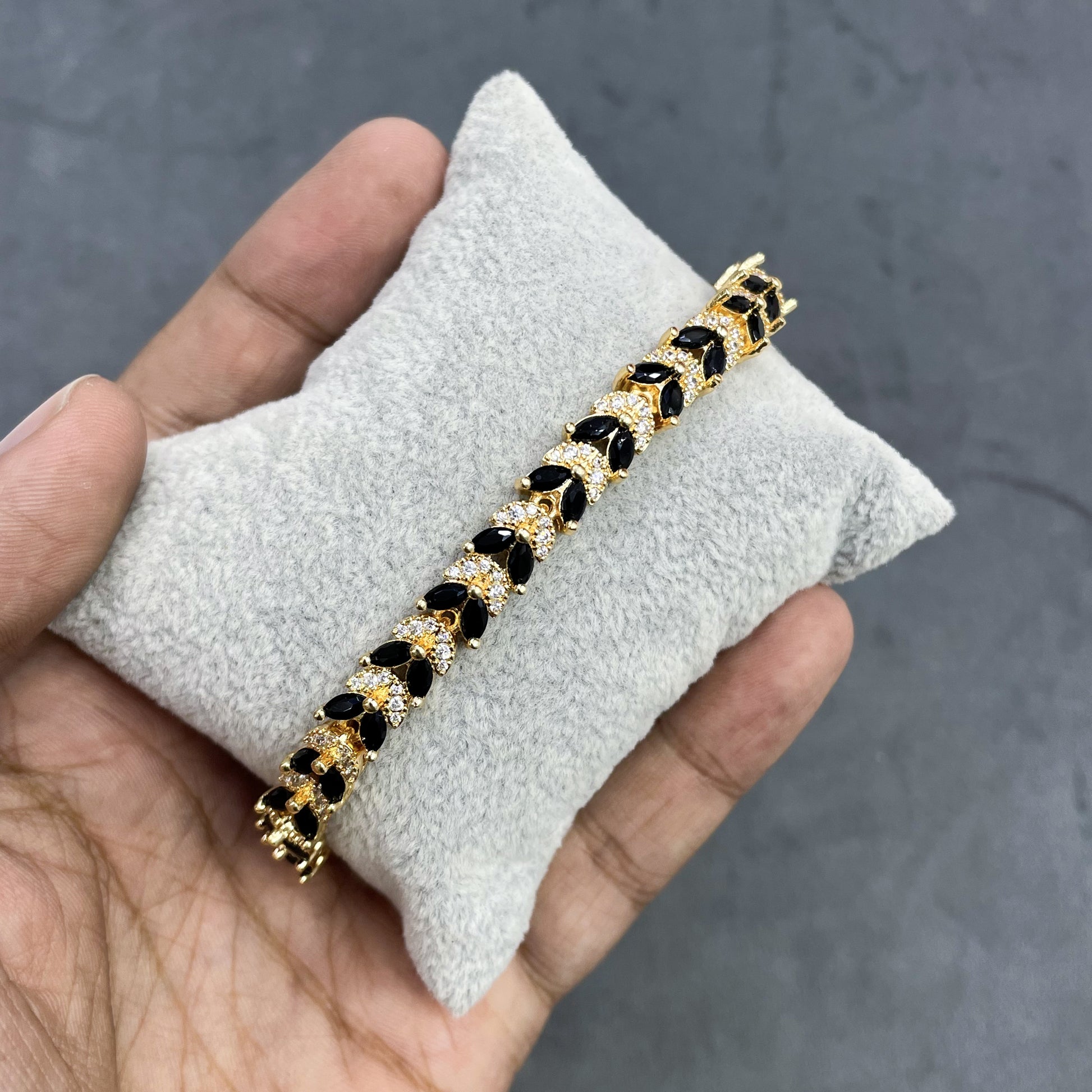 MIDNIGHT-MARQUISE-ZIRCON-BRACELET