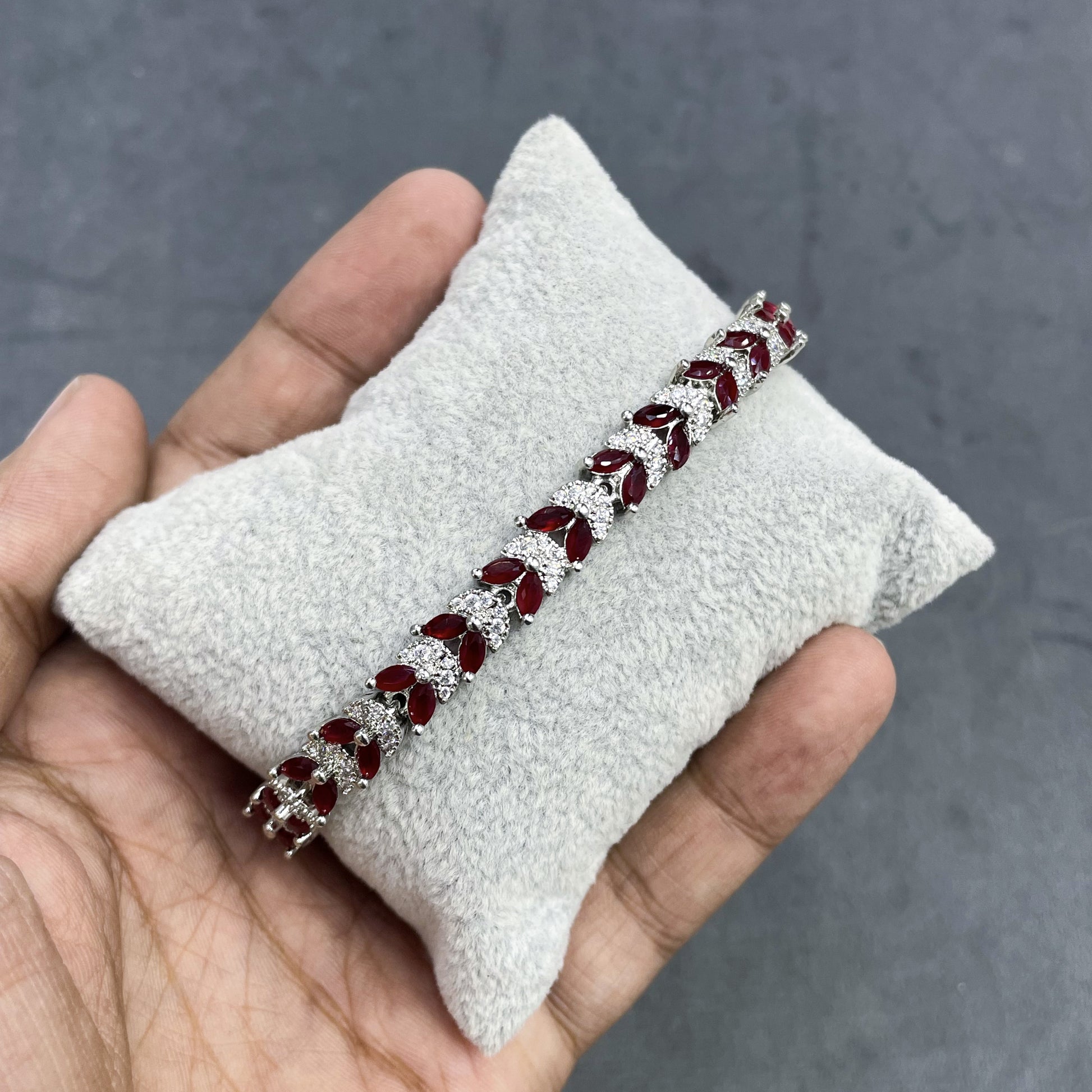 SCARLET-MARQUISE-ZIRCON-BRACELET