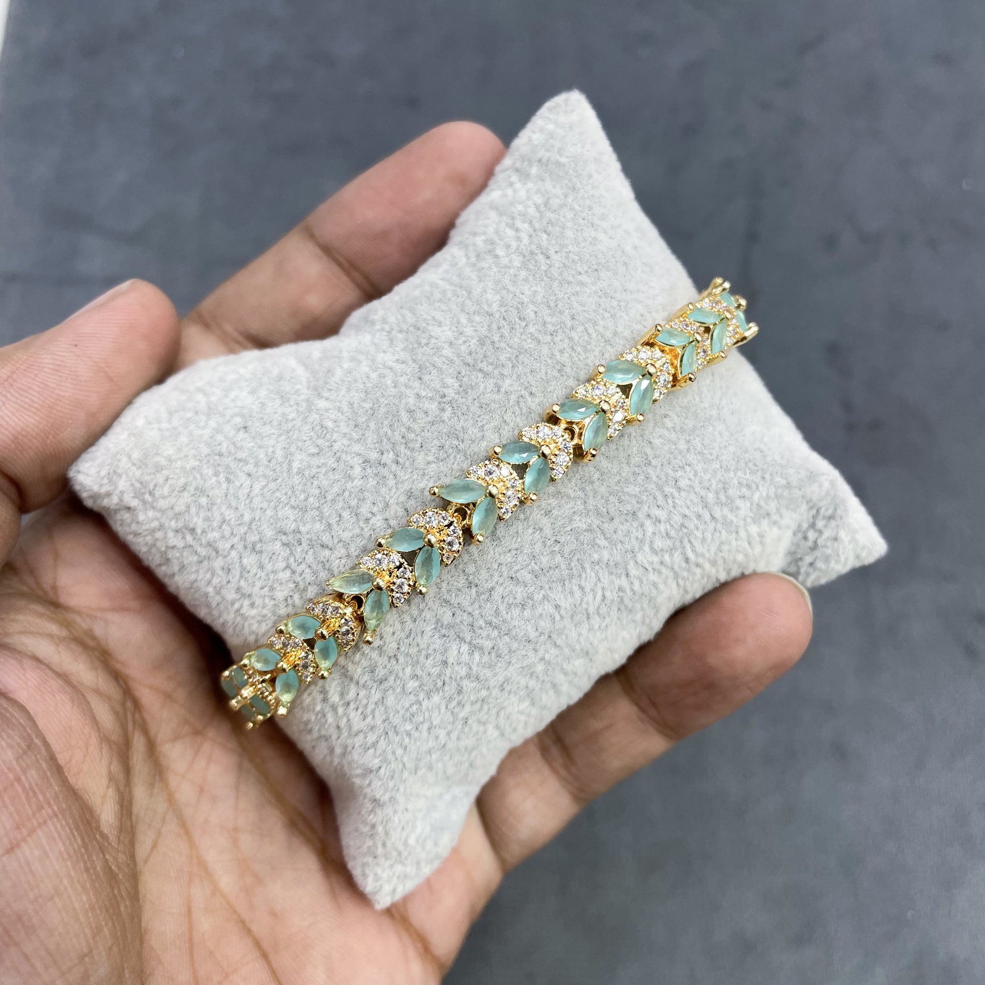 MINT-ELYSIAN-ZIRCON-BRACELET