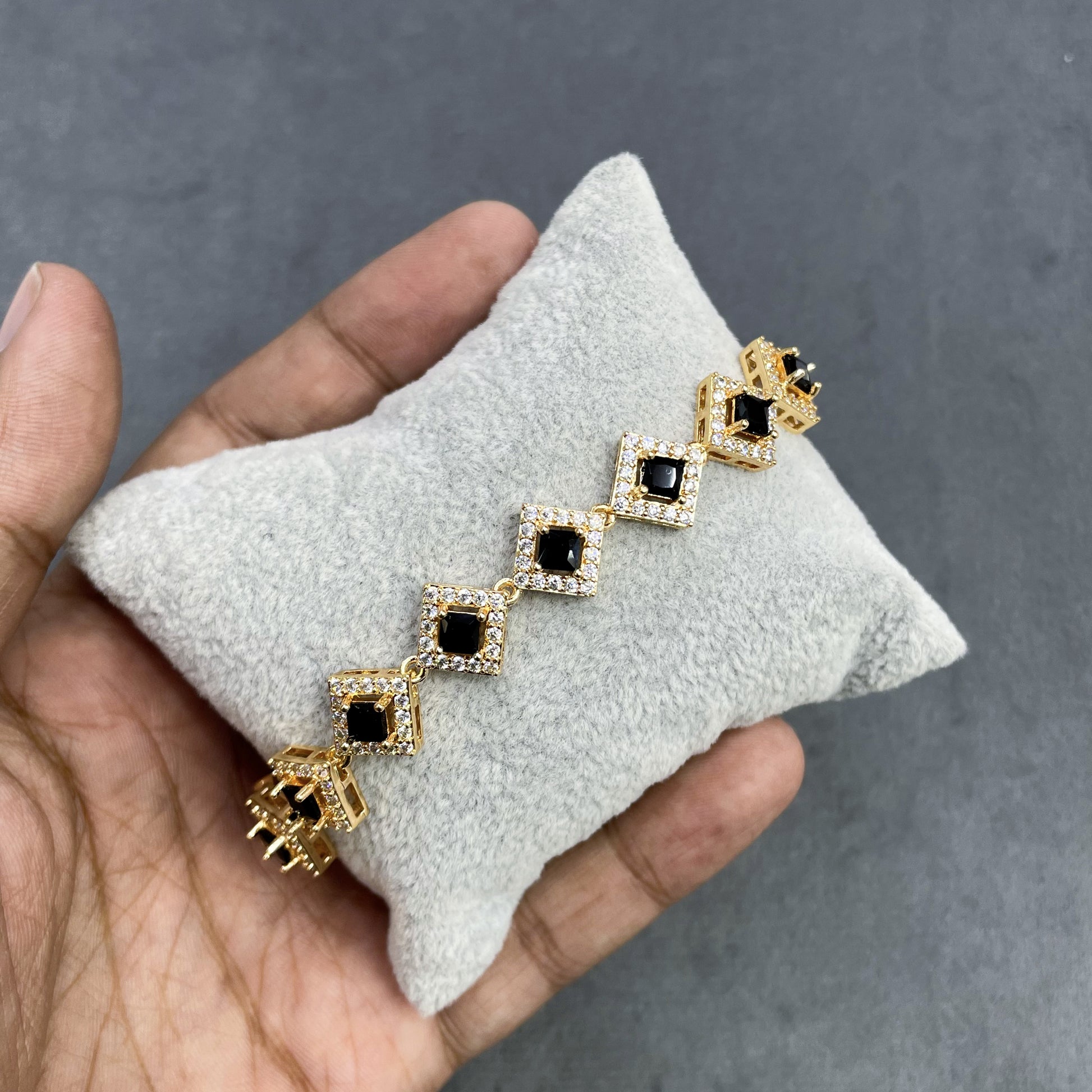 BLOSSOM-PEACH-MARQUISE-ZIRCON-BRACELET