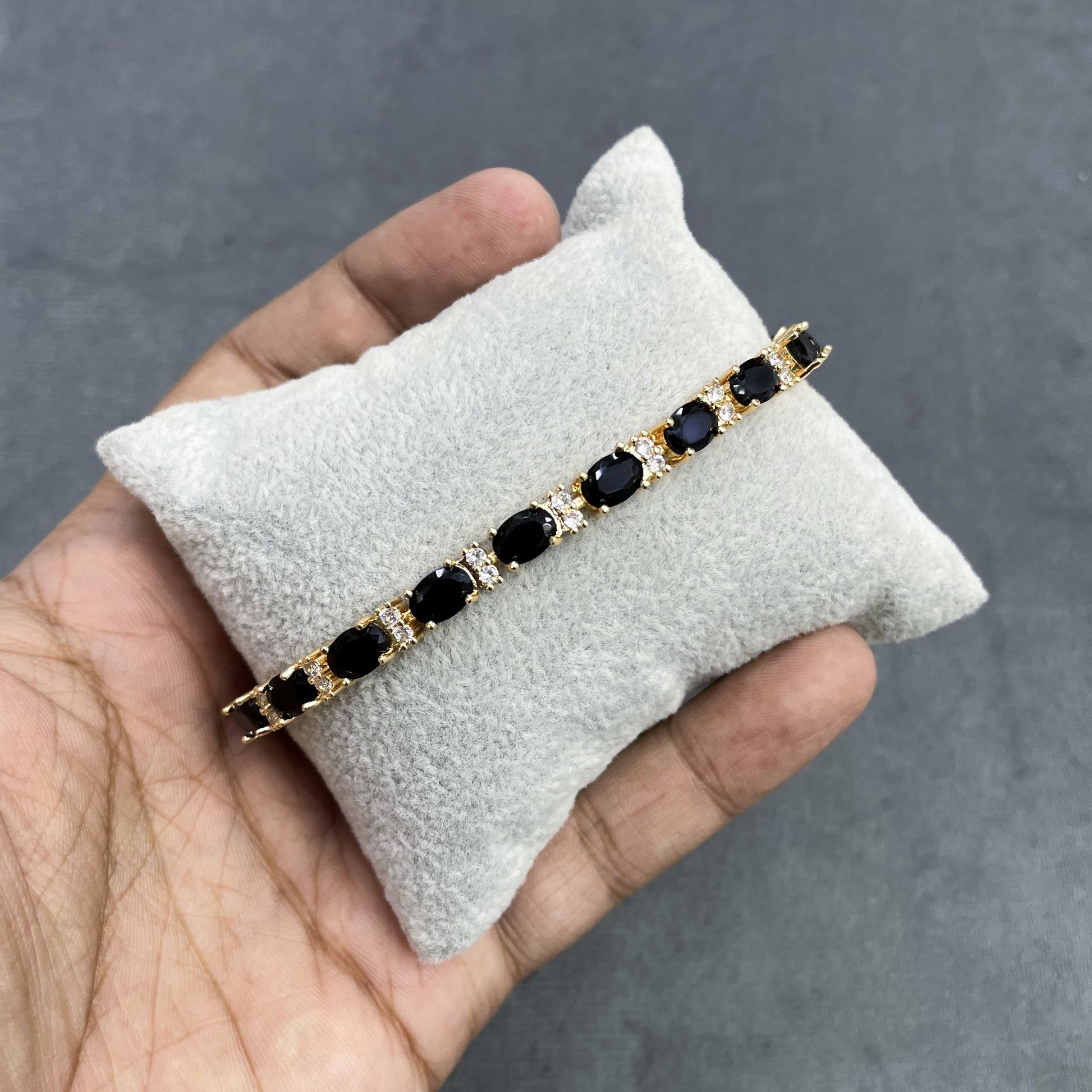 ONYX-ELITE-TENNIS-ZIRCON-BRACELET