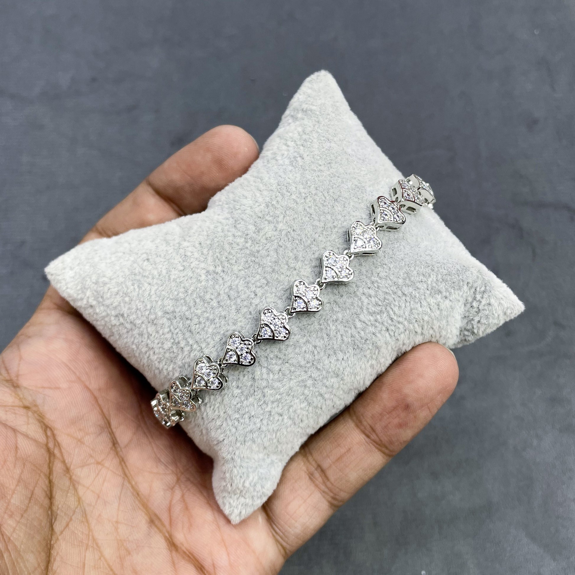 ICED-HEART-SYMPHONY-ZIRCON-BRACELET