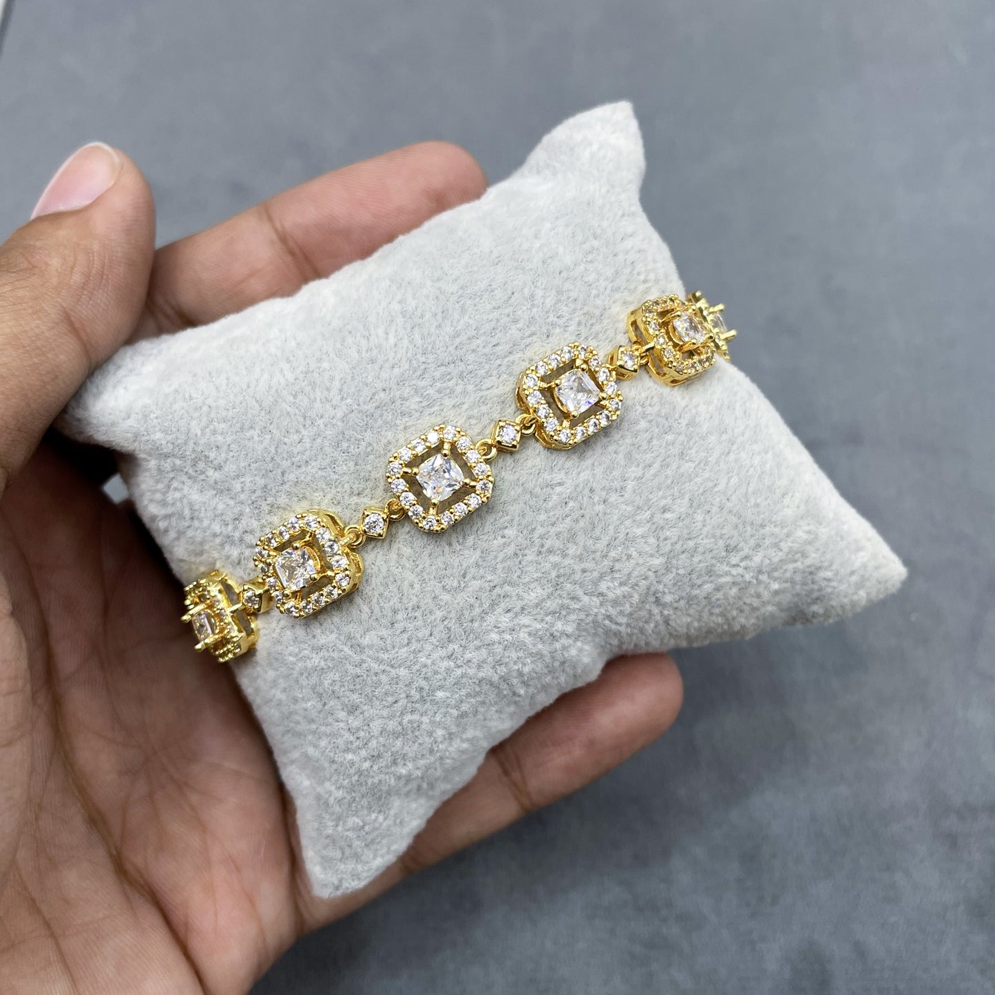 GOLDEN-HALO-ZIRCON-BRACELET