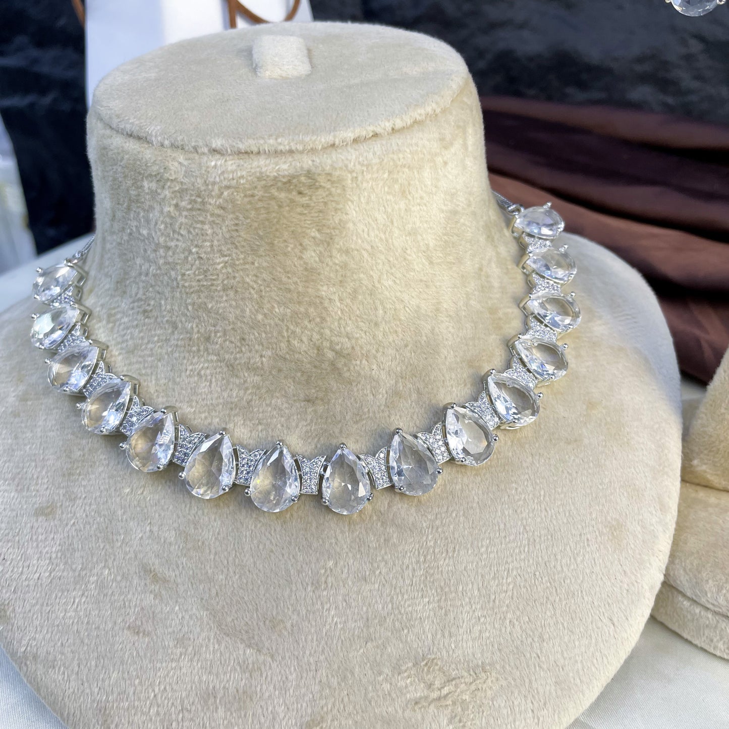 VINTAGE TEARDROP NECKLACE SET