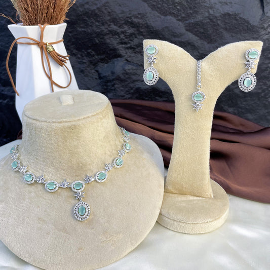 ORBIT HALO NECKLACE SET