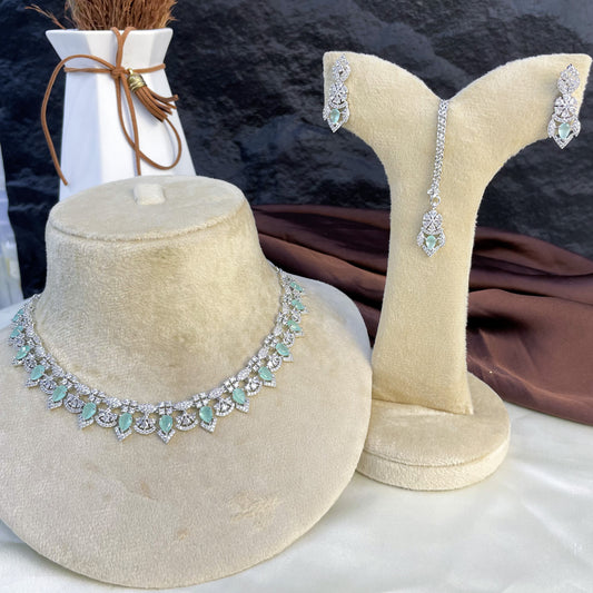 REGAL CROWN NECKLACE SET