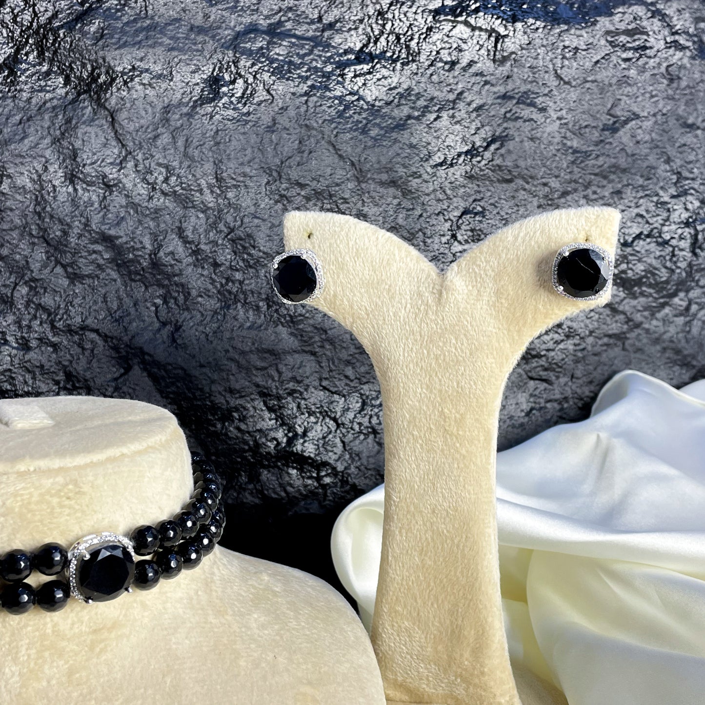 ONYX NOIR ZIRCON CHOKER
