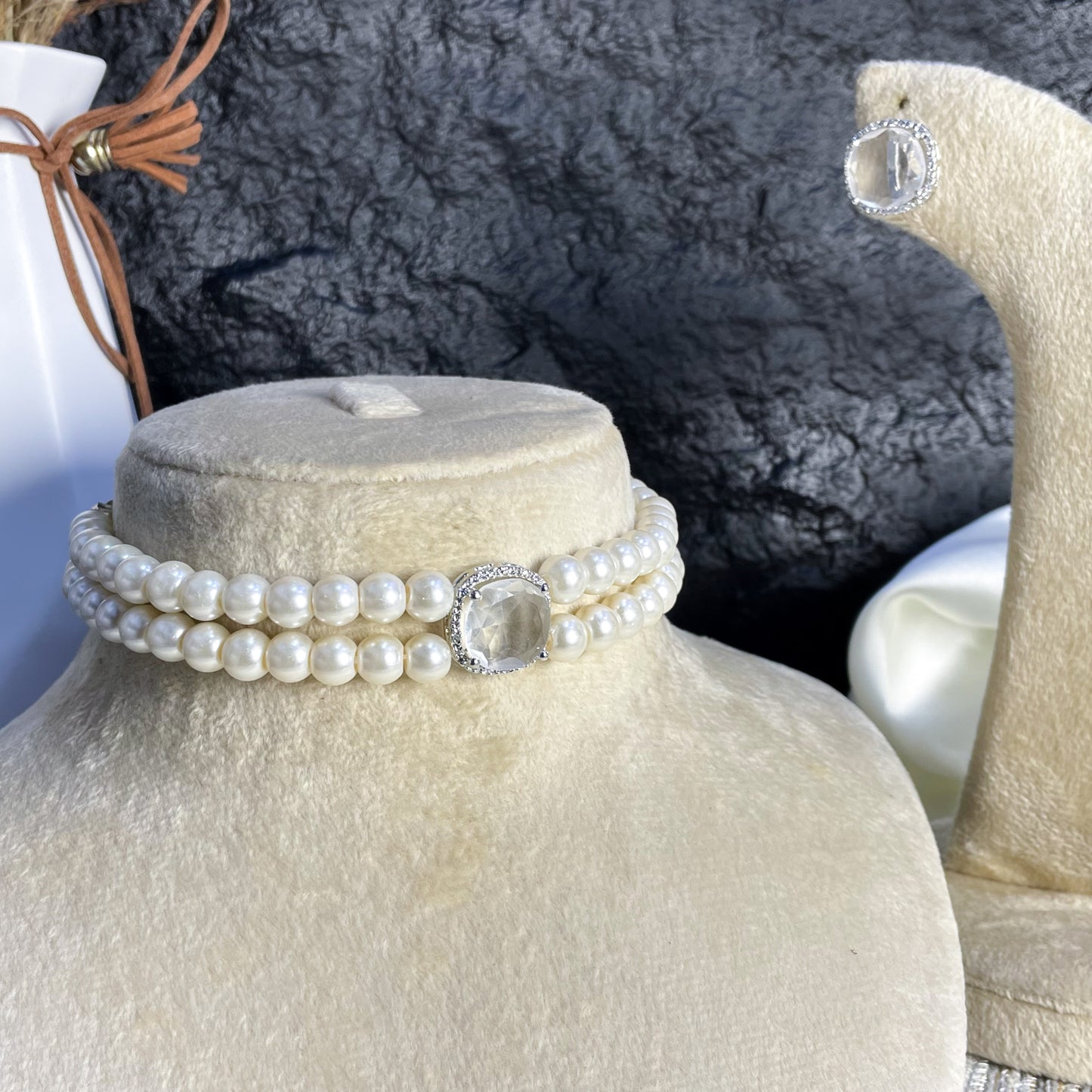 OPALINE FROST ZIRCON CHOKER