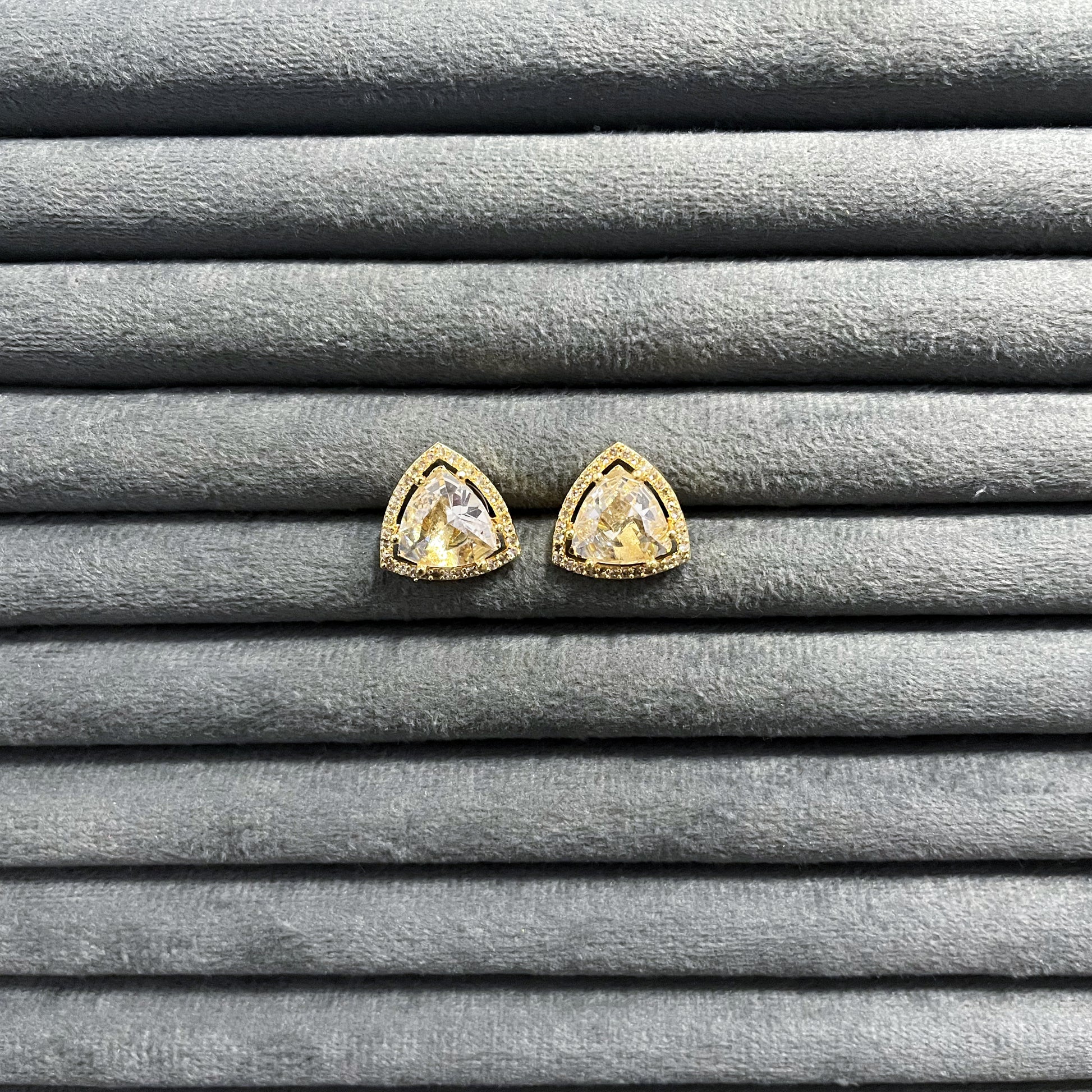 TRIANGLE AURA STUDS