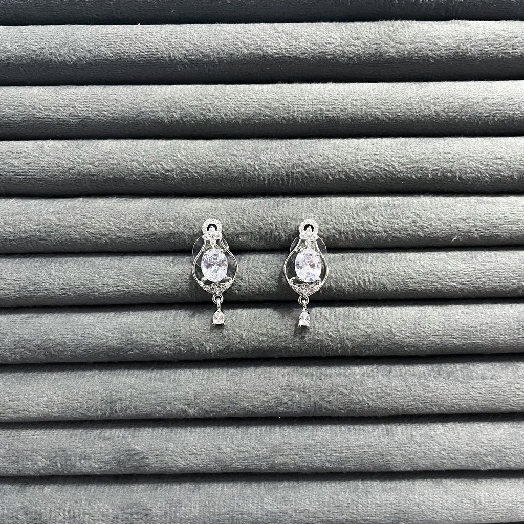 NOVELLA ORNAMENT STUDS